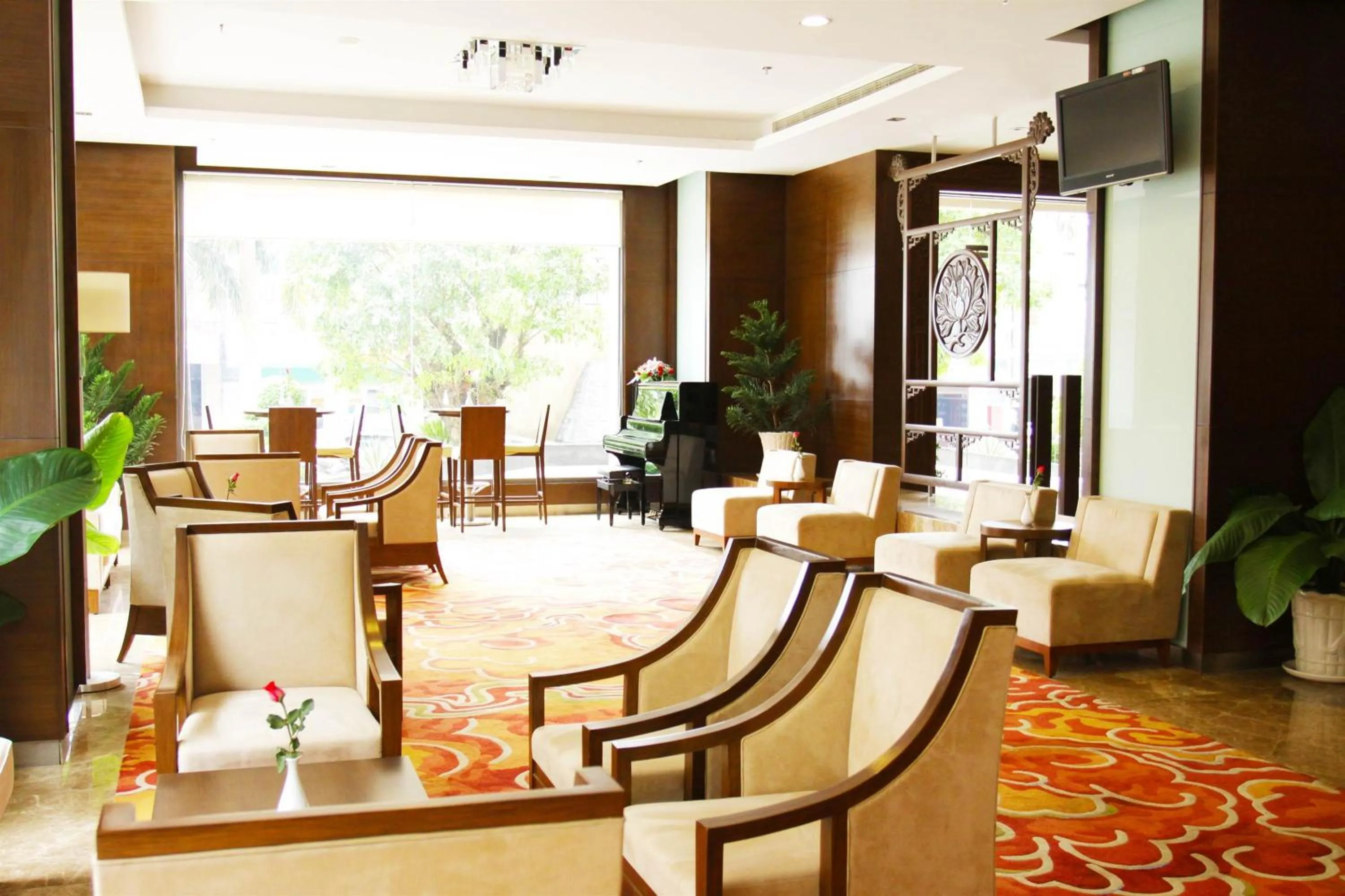 Day in AURORA Hotel Plaza