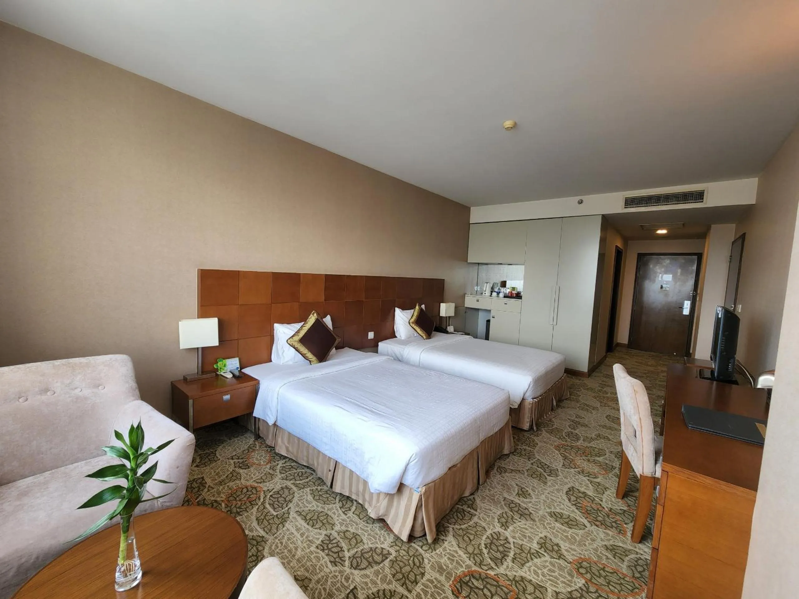 Photo of the whole room, Bed in AURORA Hotel Plaza