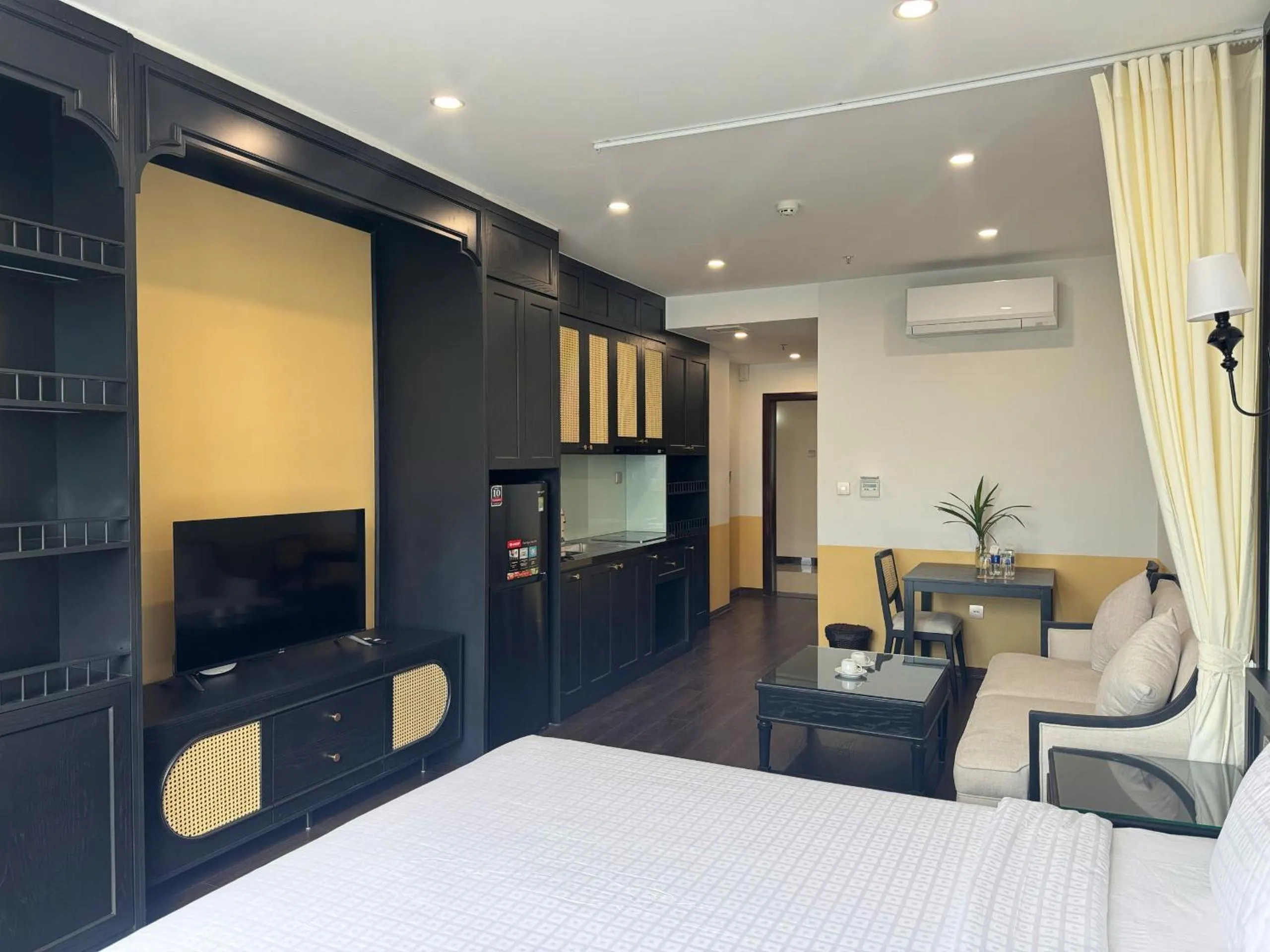 Bed in AURORA Hotel Plaza