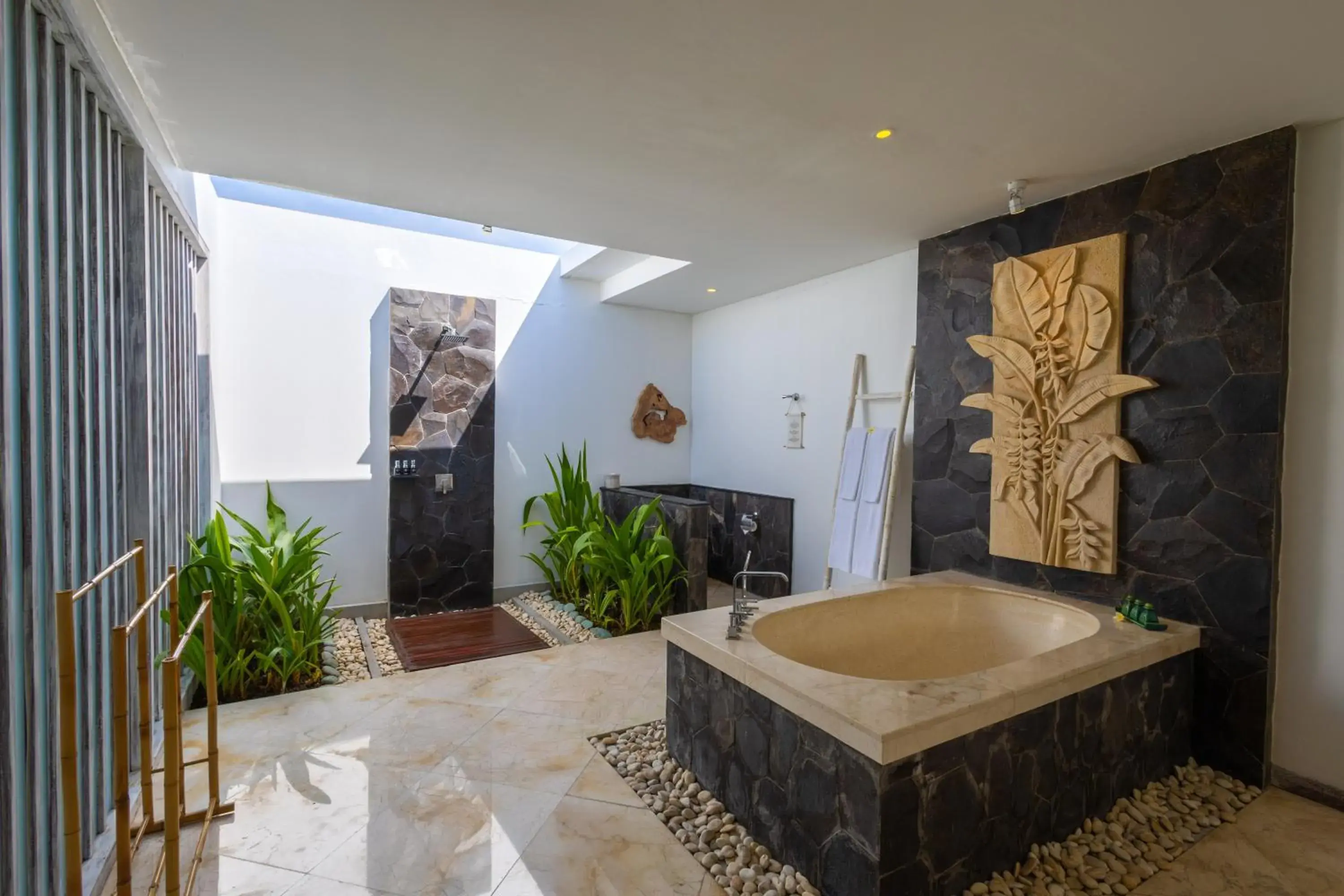 One Bedroom Jacuzzi King with Free Benefit - Jepun in The Royal Purnama Luxury Villas - Adults Only One Bedroom Jacuzzi King with Free Benefit - Jepun in The Royal Purnama Luxury Villas - Adults Only