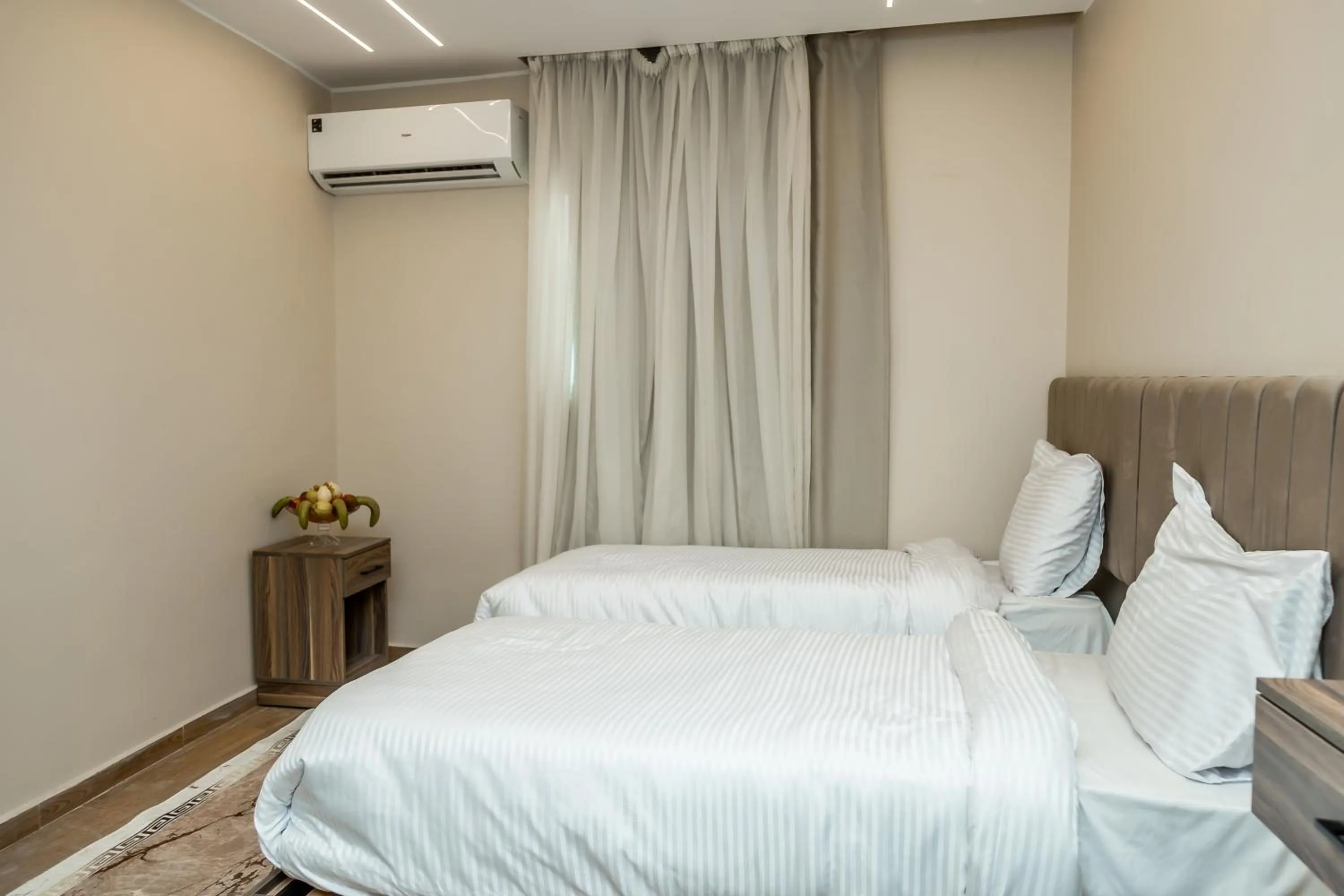 Bed in Night Pyramids Inn Hotel