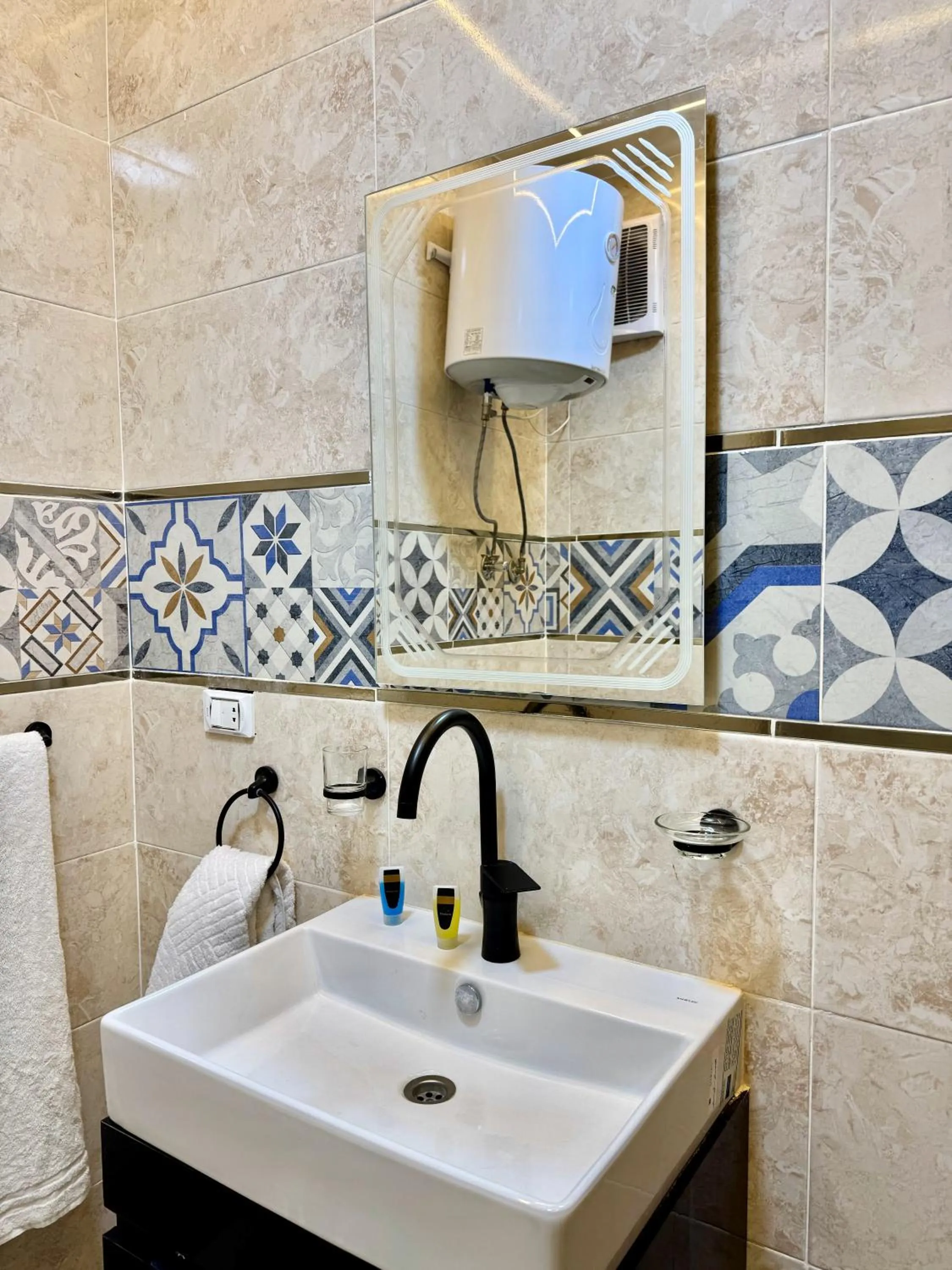 Bathroom in Night Pyramids Inn Hotel