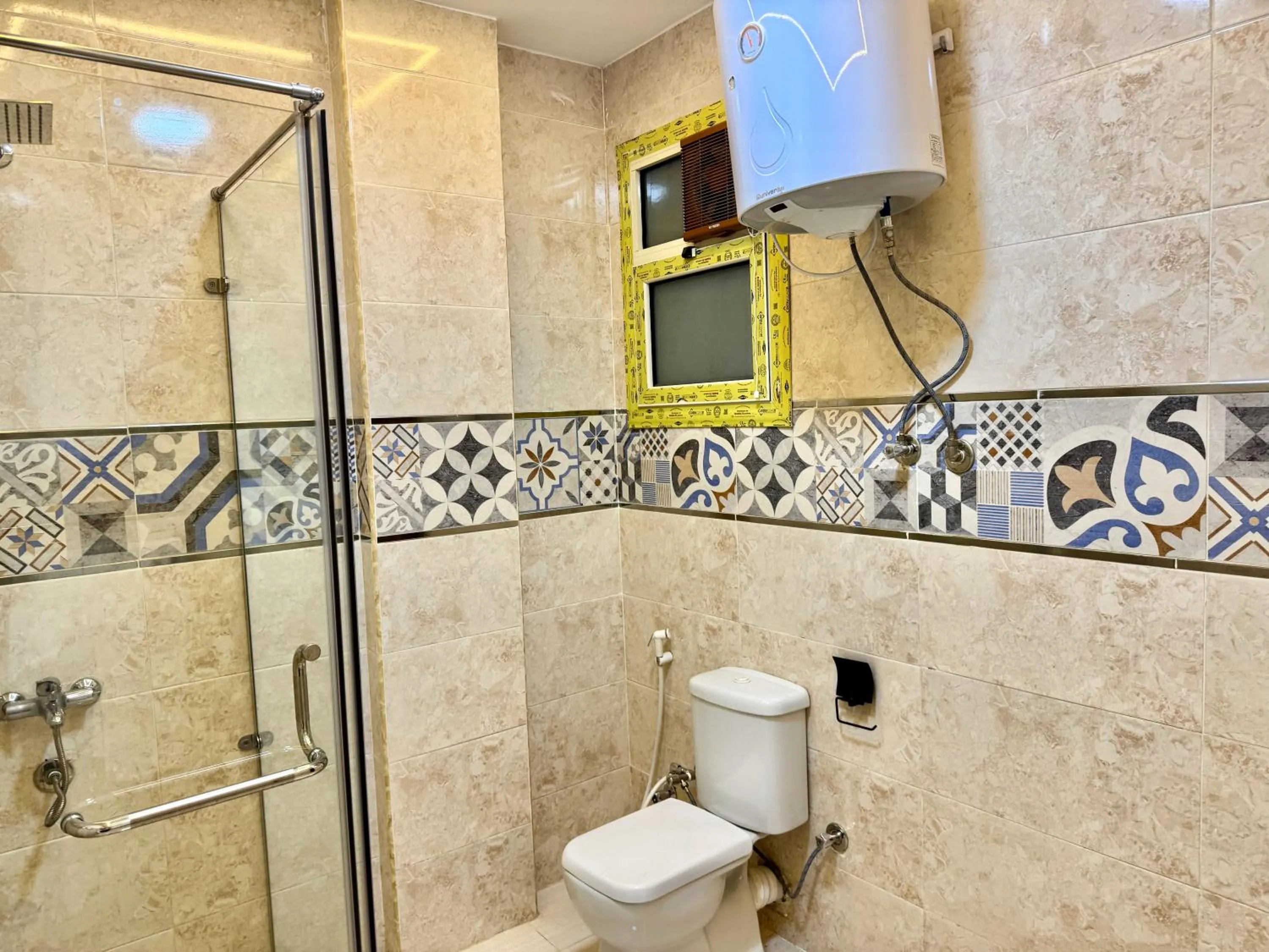 Shower in Night Pyramids Inn Hotel