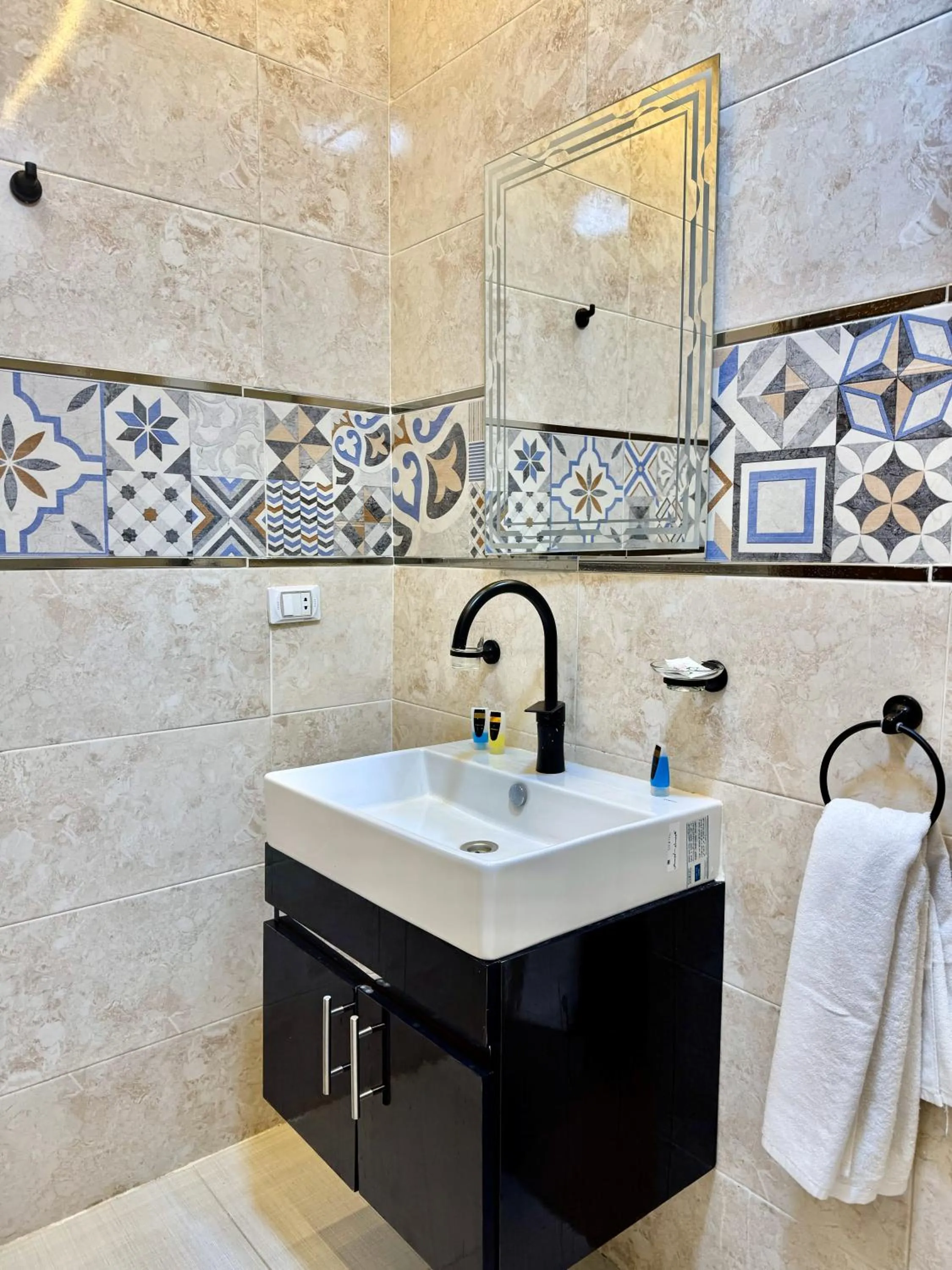 Shower in Night Pyramids Inn Hotel