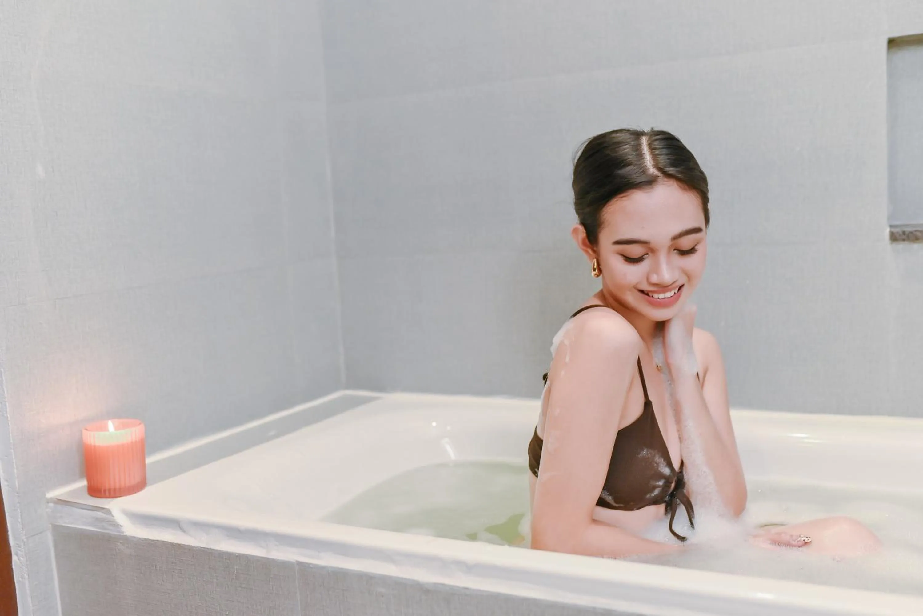 Bath in The Tribute Hotel