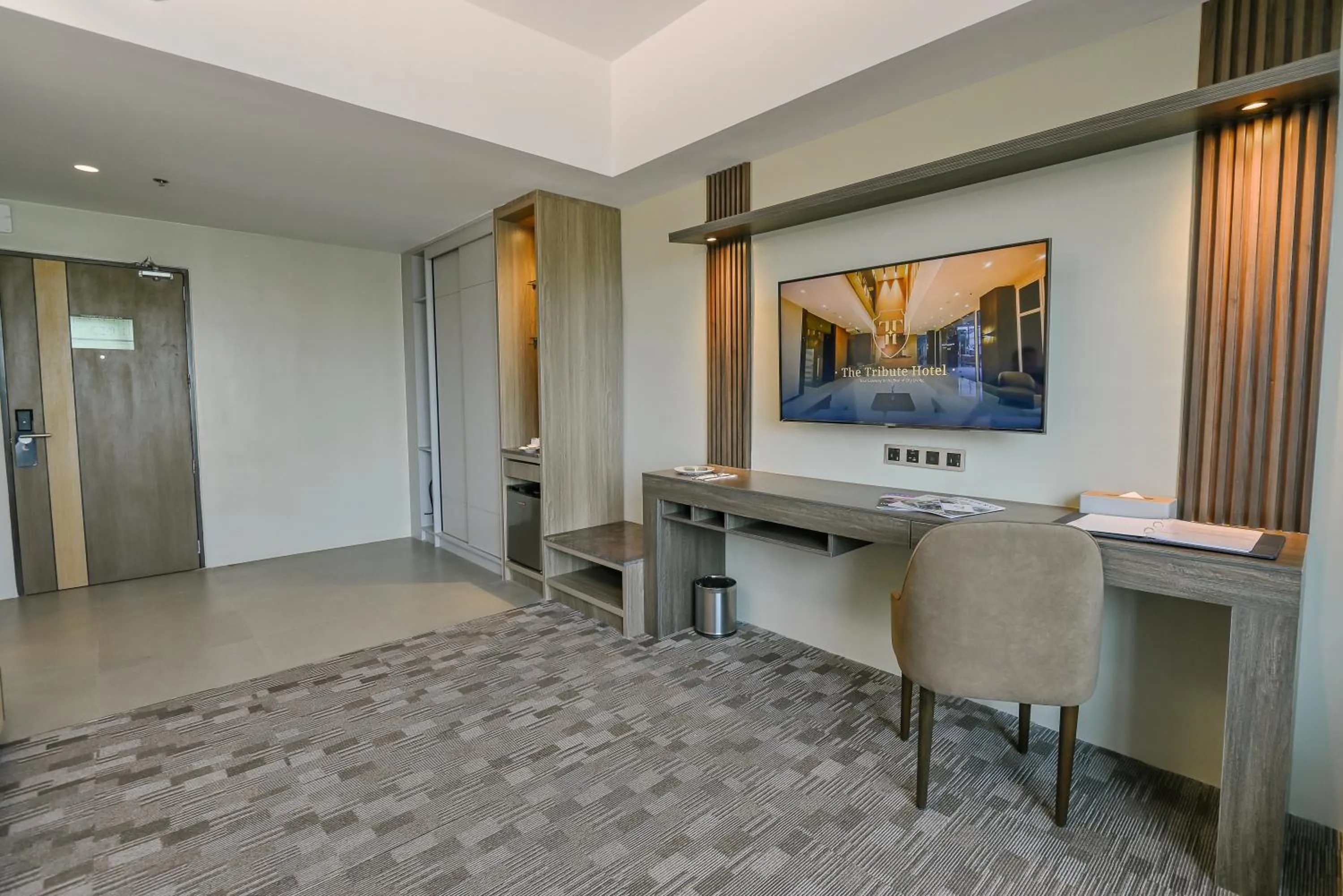 Bedroom in The Tribute Hotel