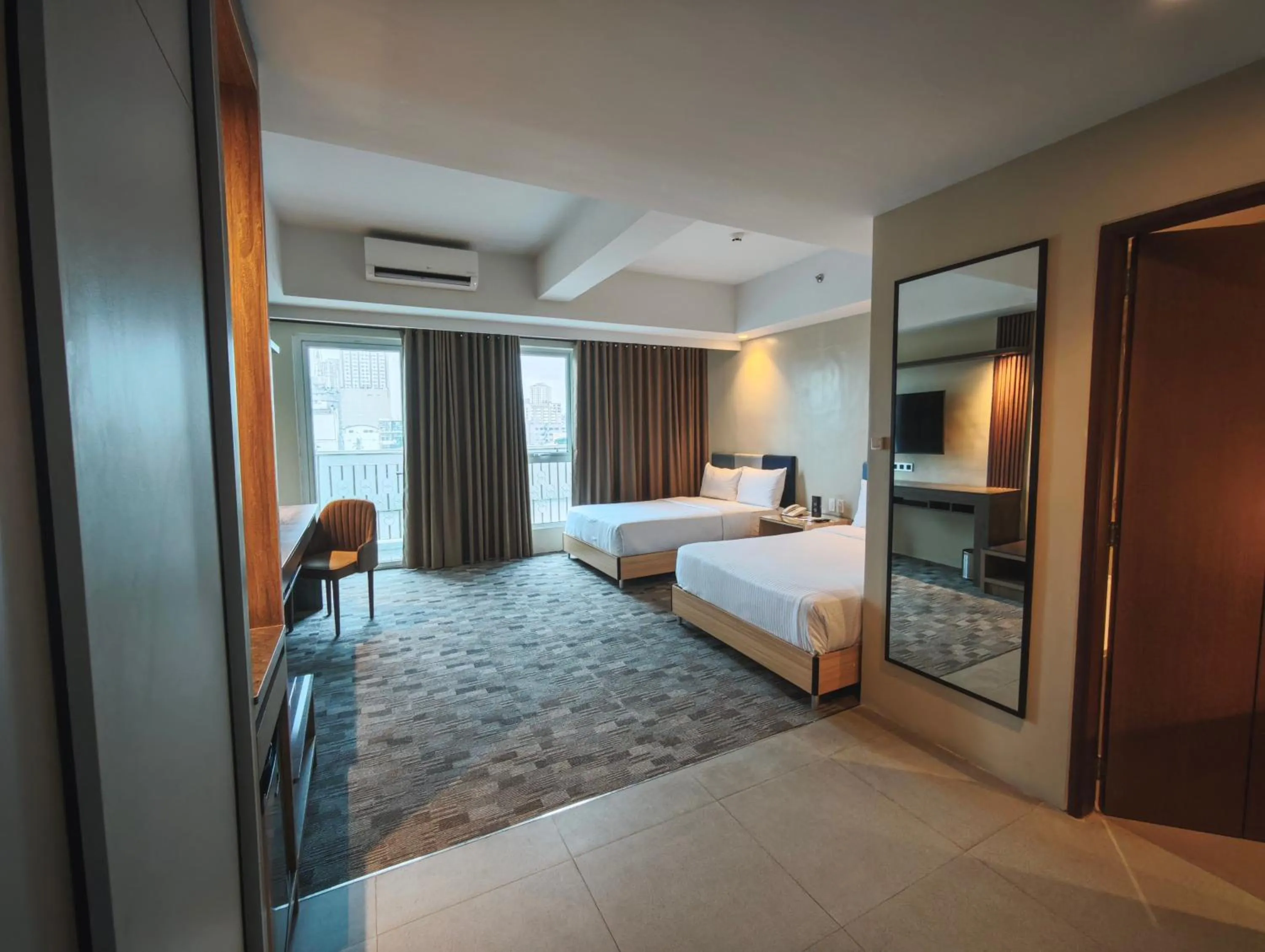 Bedroom, Bed in The Tribute Hotel