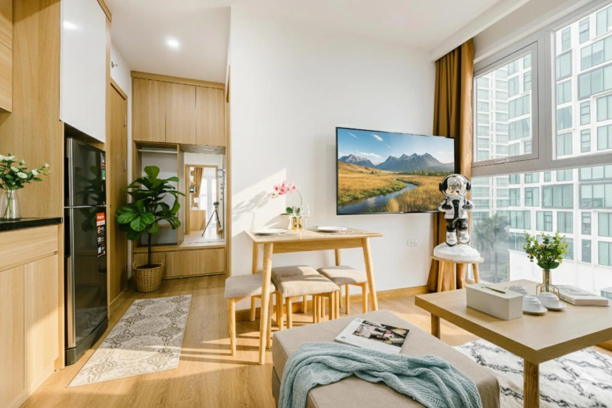 TV and multimedia in Label6 Studio West Lake