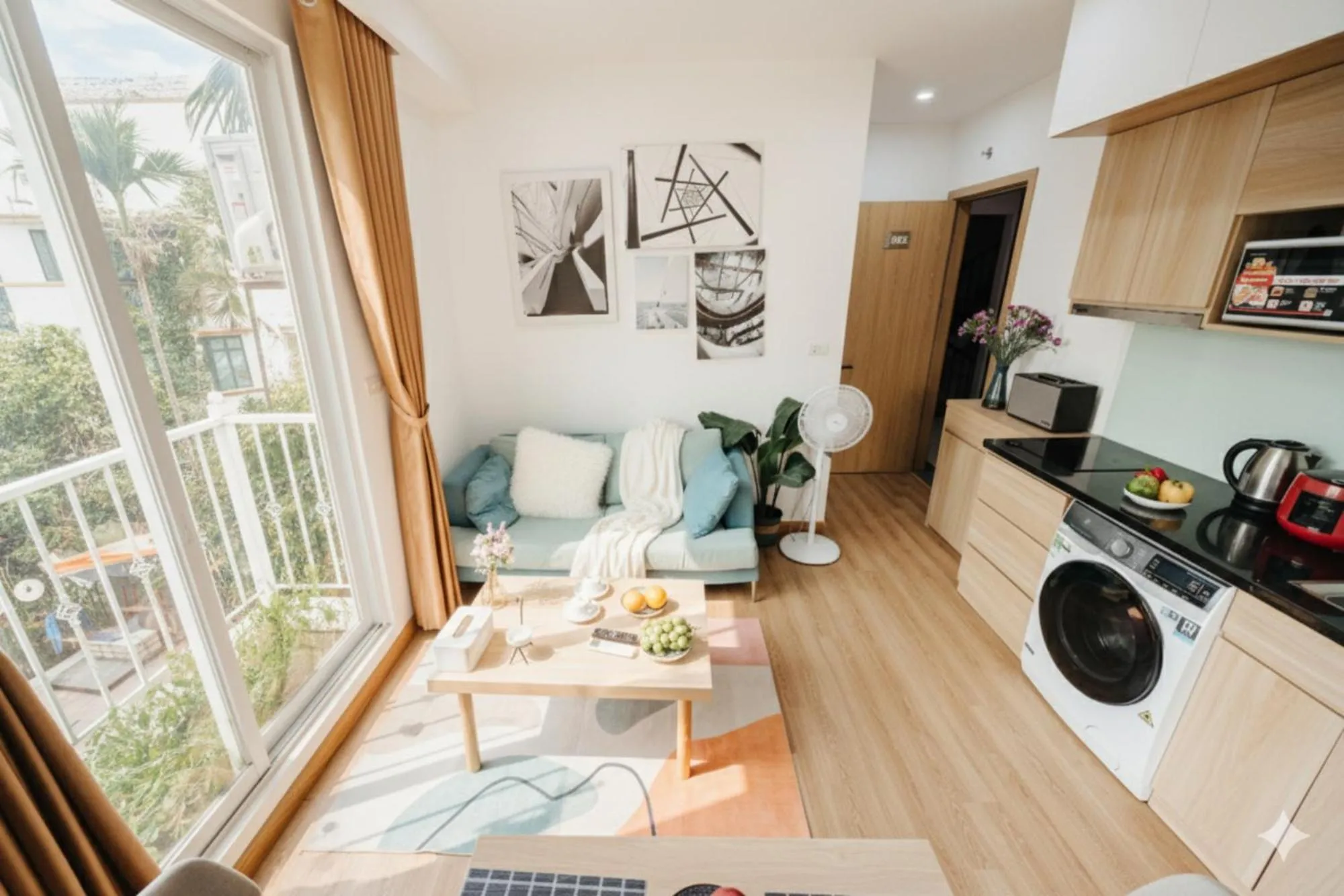 Kitchen or kitchenette in Label6 Studio West Lake