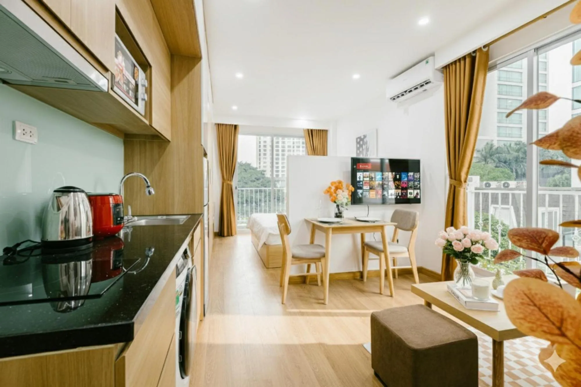 Kitchen or kitchenette in Label6 Studio West Lake