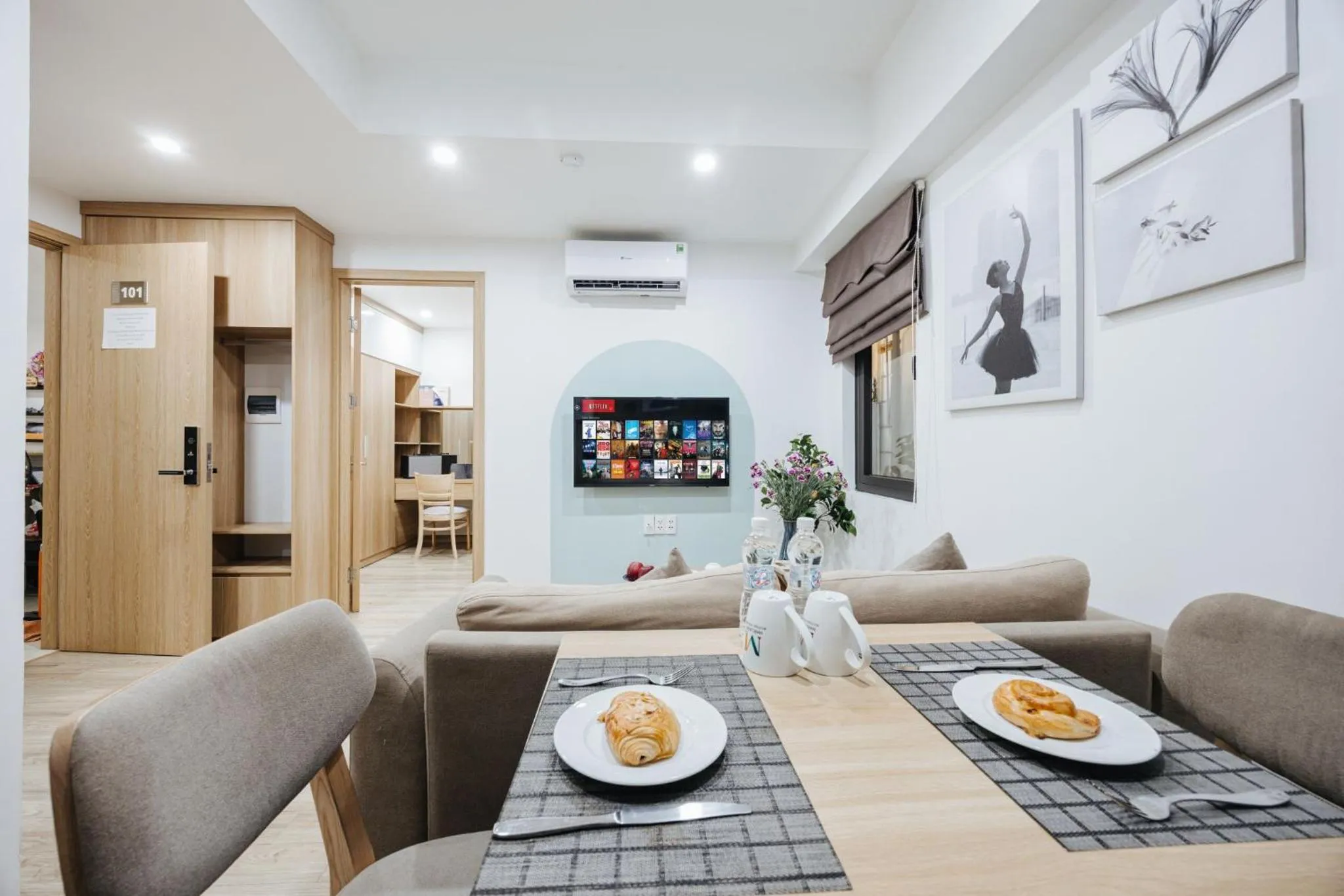 Kitchen or kitchenette in The Euphoria Sophisticated Style - Stay 24h