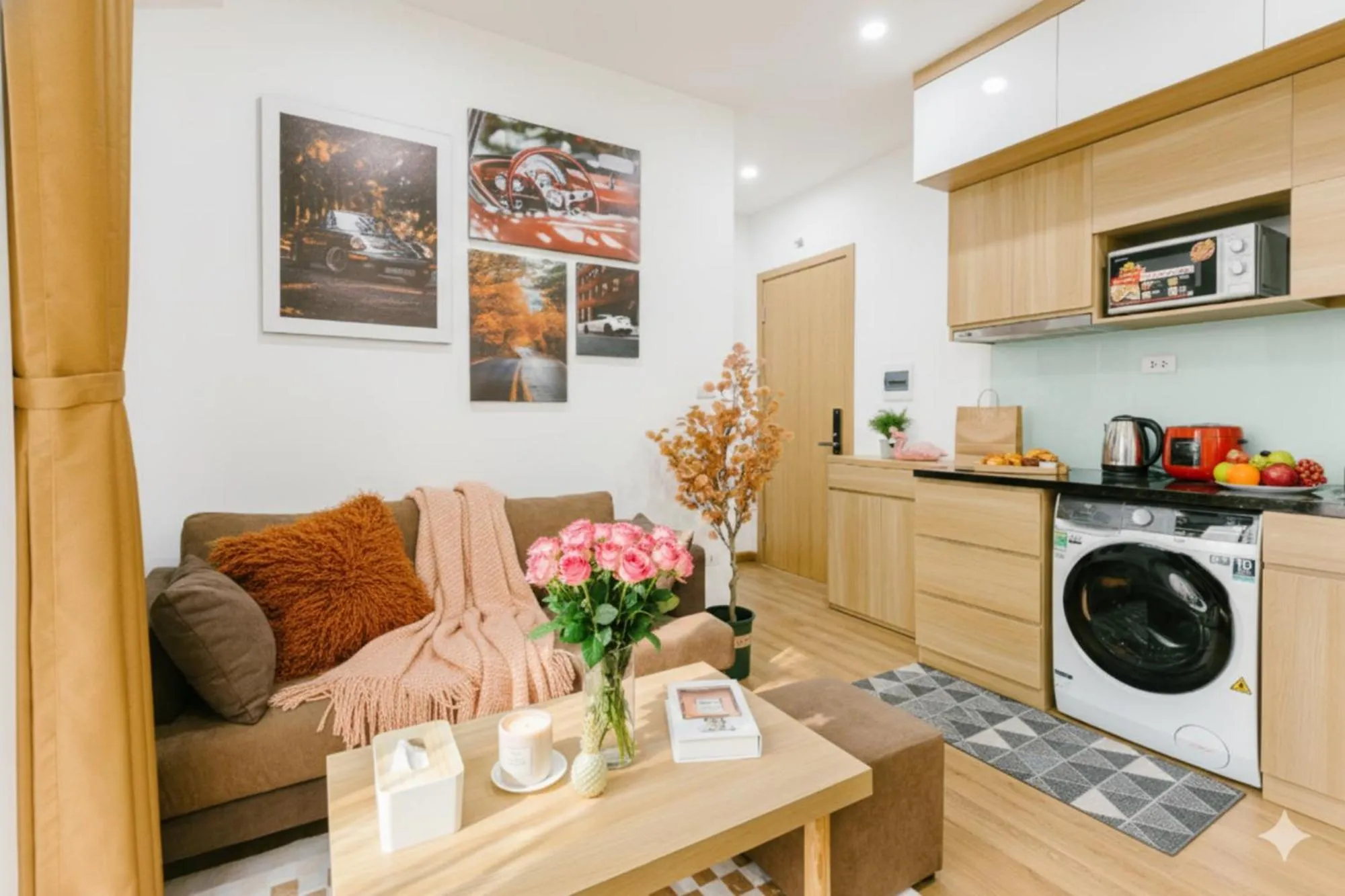 Kitchen or kitchenette in Label6 Studio West Lake