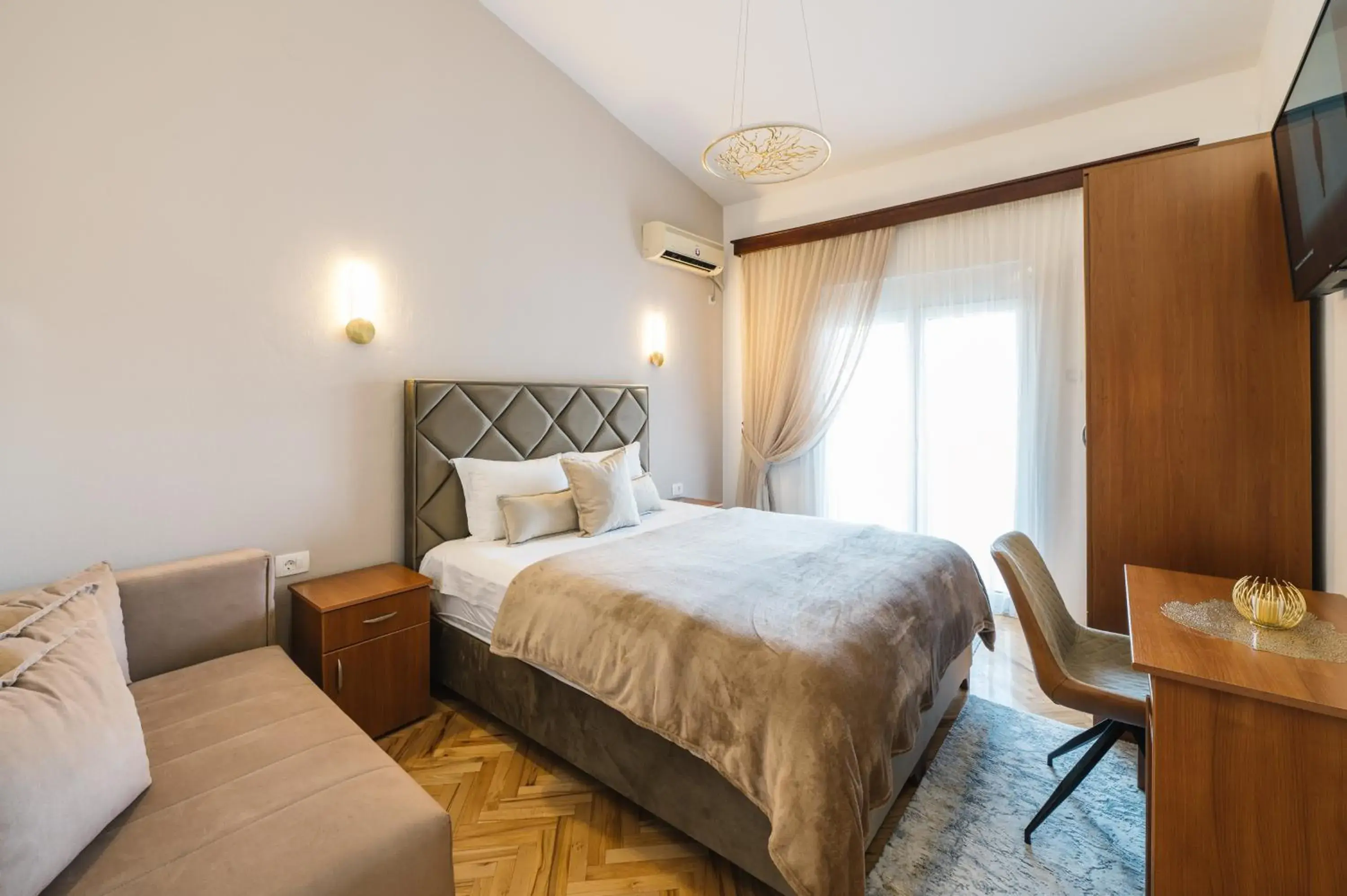 Two-Bedroom Apartment with Balcony and Sea View in Villa Oleander Two-Bedroom Apartment with Balcony and Sea View in Villa Oleander