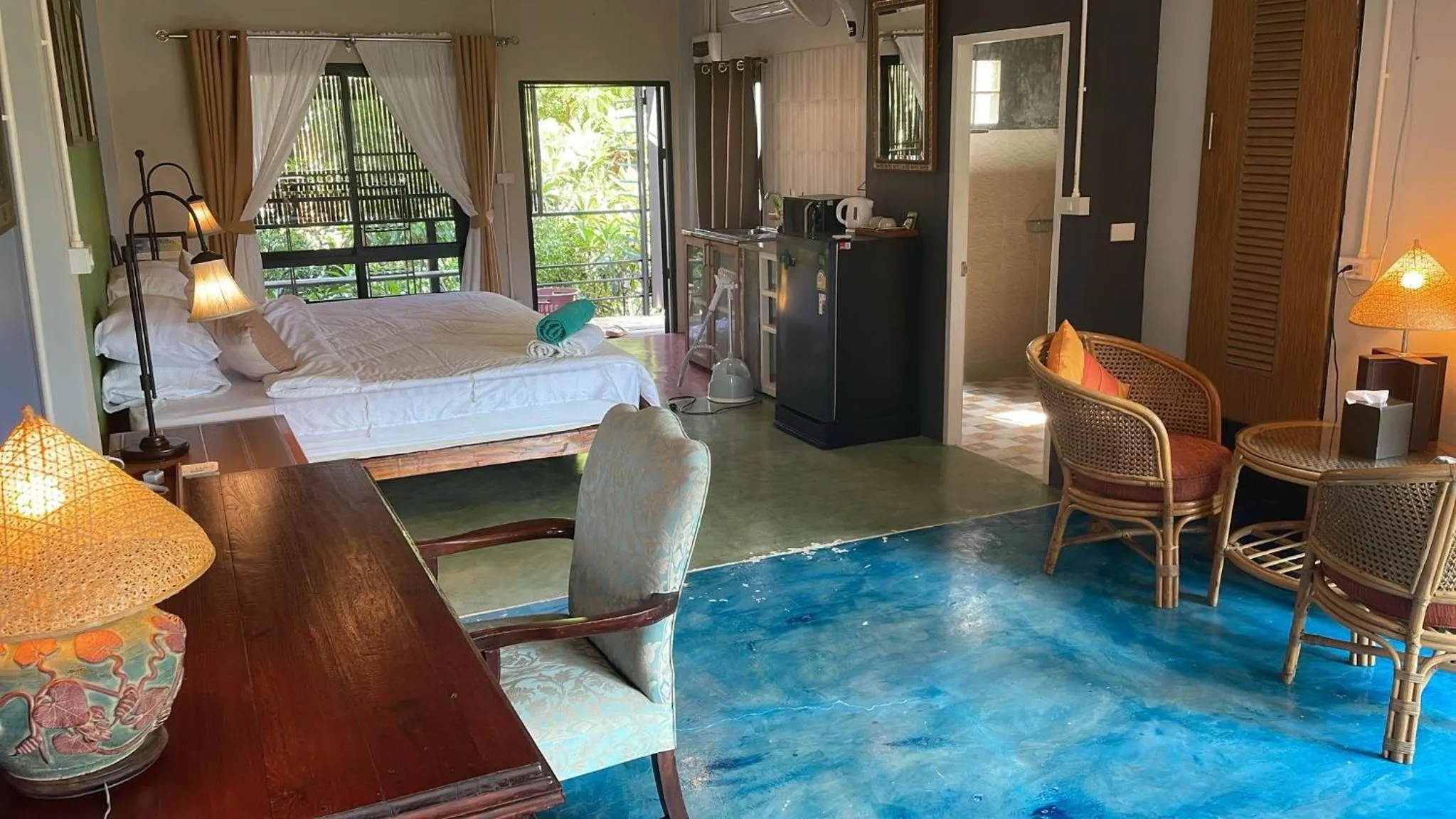 Bed in Golden Mango House