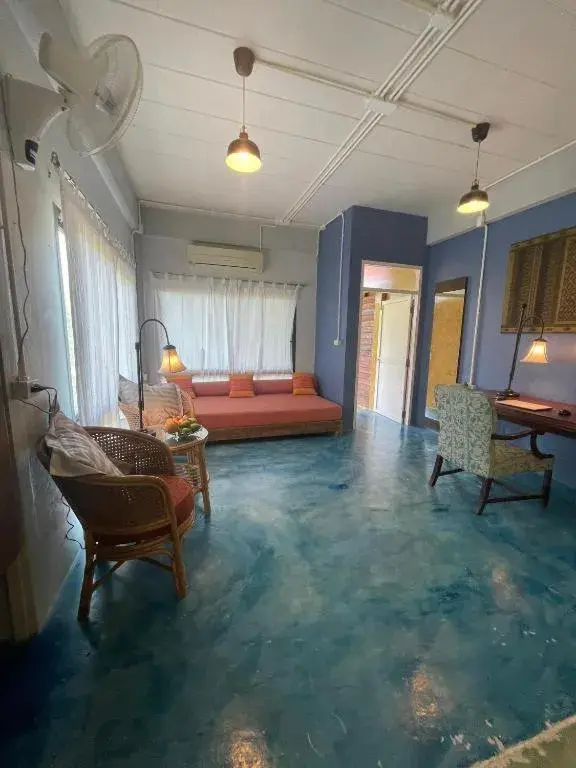 Double Room with Garden View in Golden Mango House Double Room with Garden View in Golden Mango House