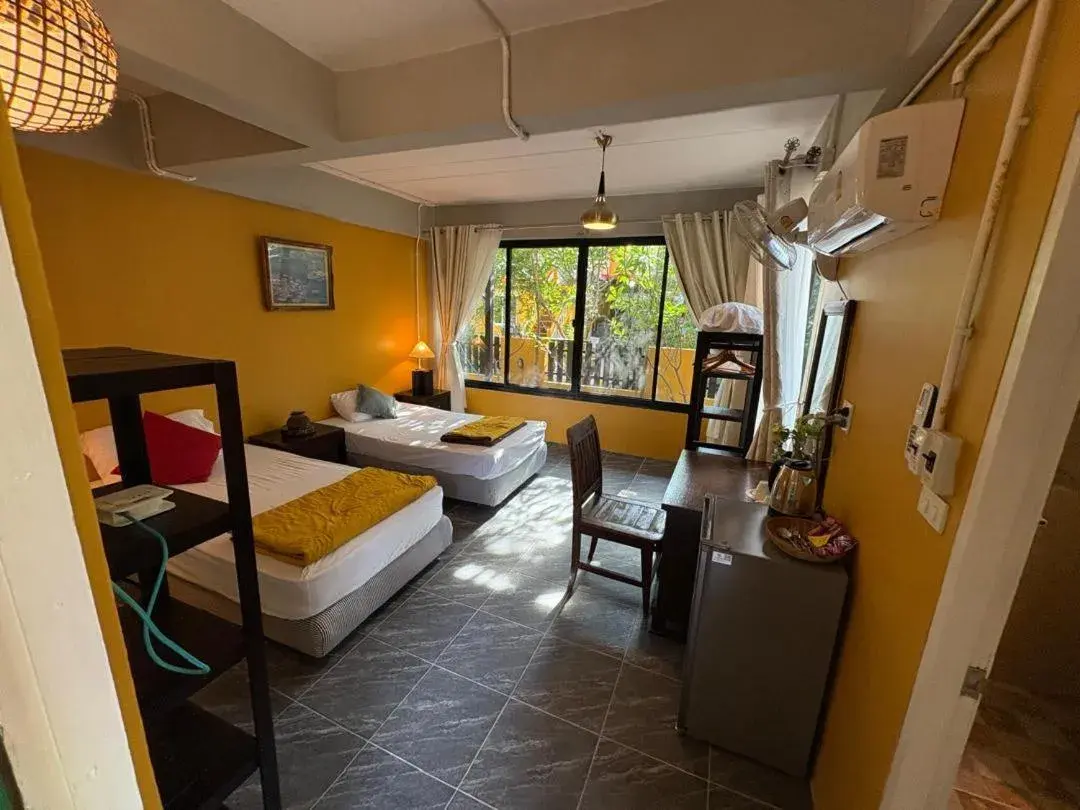 Standard Double or Twin Room in Golden Mango House Standard Double or Twin Room in Golden Mango House