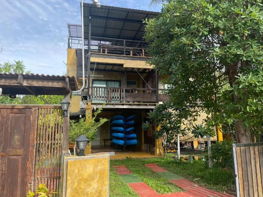 Property building in Golden Mango House
