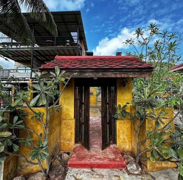 Property building in Golden Mango House