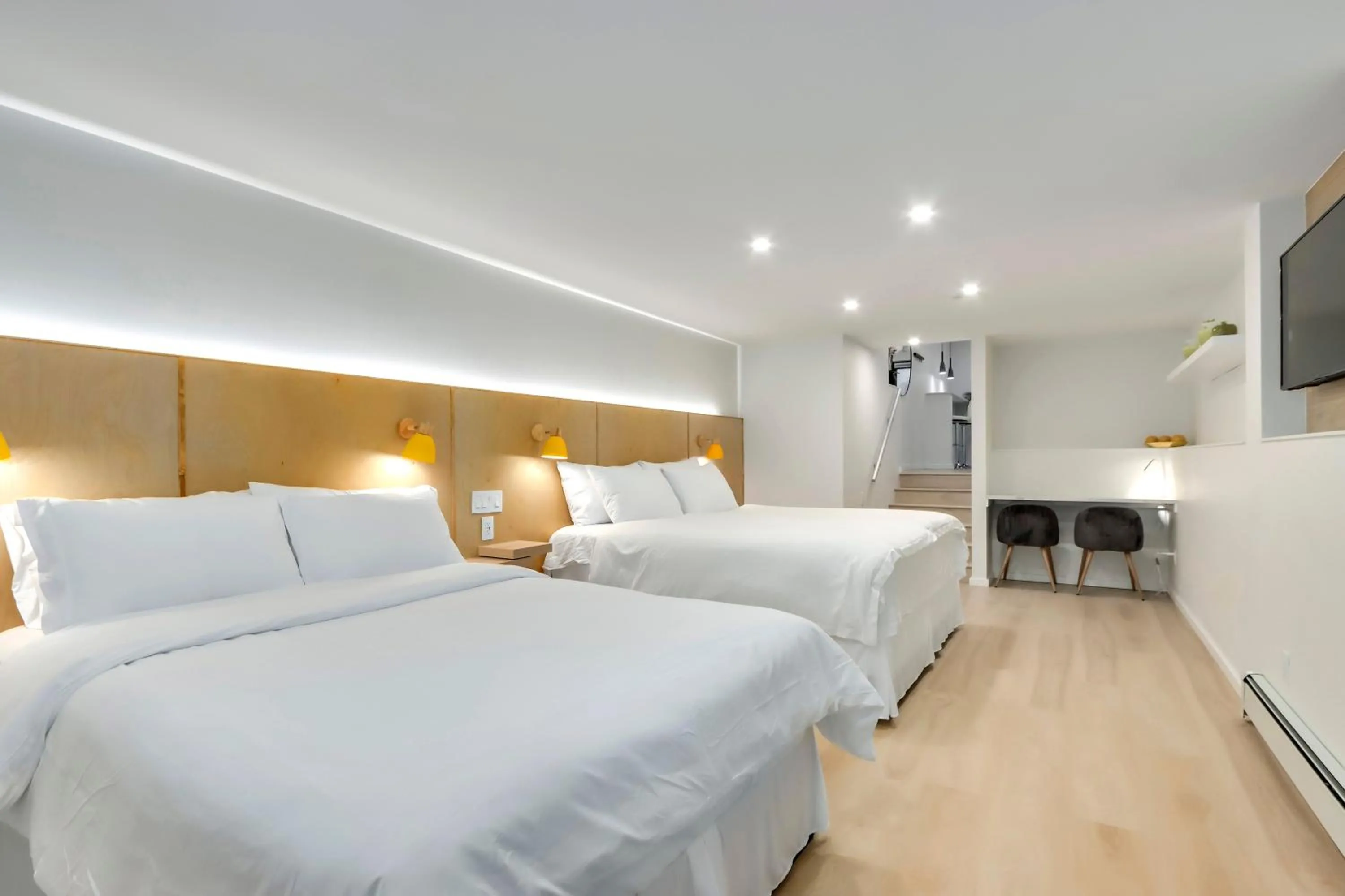 Modern King-Size Guest Suite