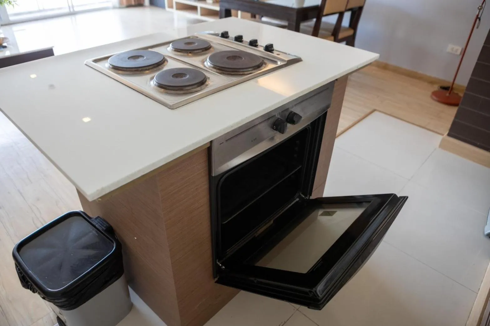 Kitchen or kitchenette in P Villa Lamoon Thonglor