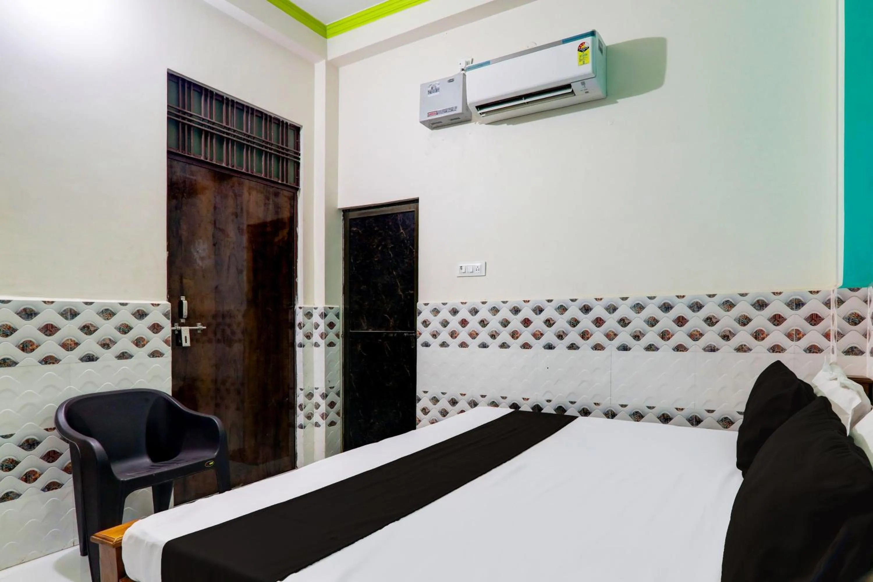 Bedroom, Bed in Hotel O Ramadhya Palace