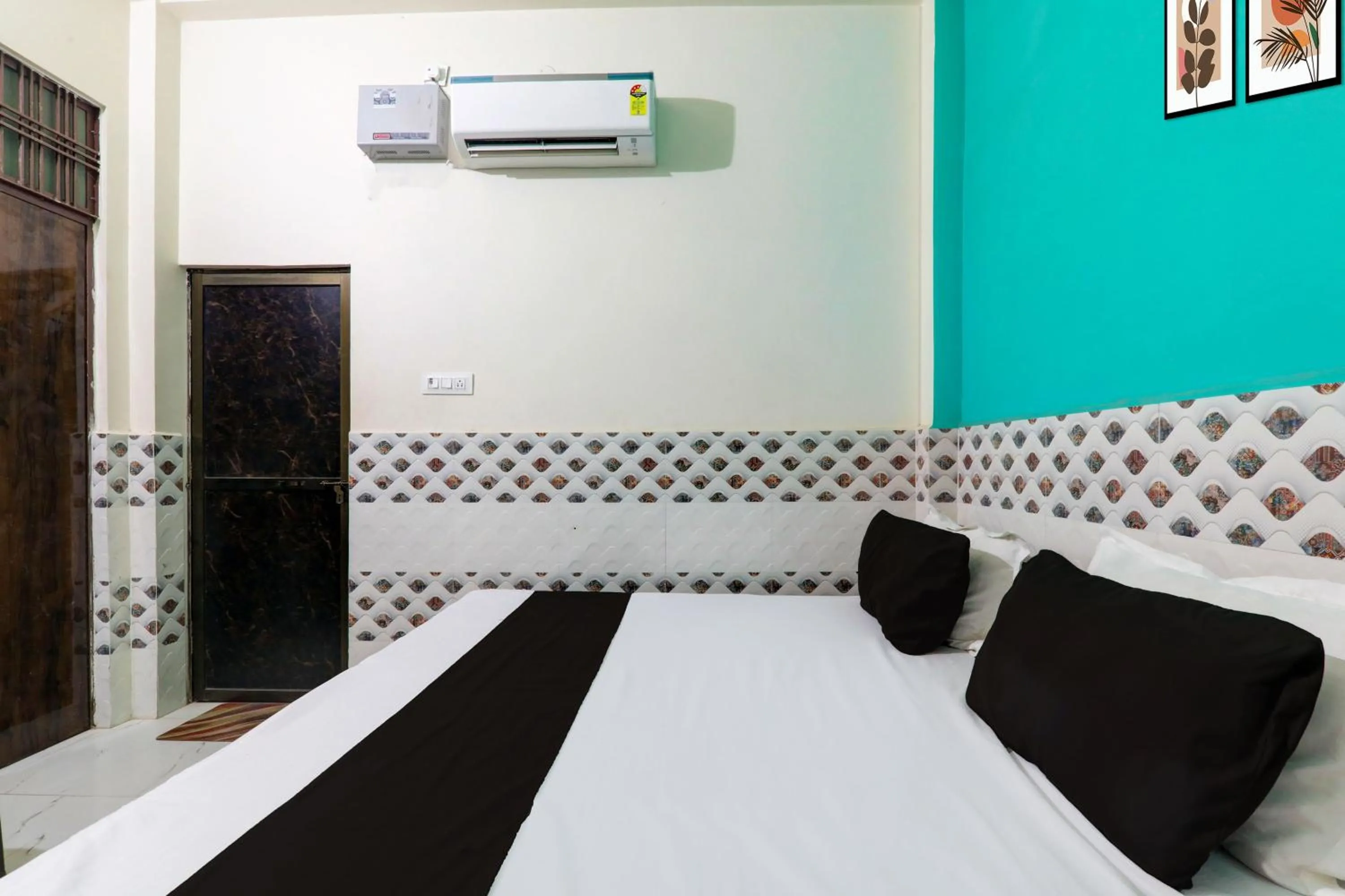 Bedroom, Bed in Hotel O Ramadhya Palace