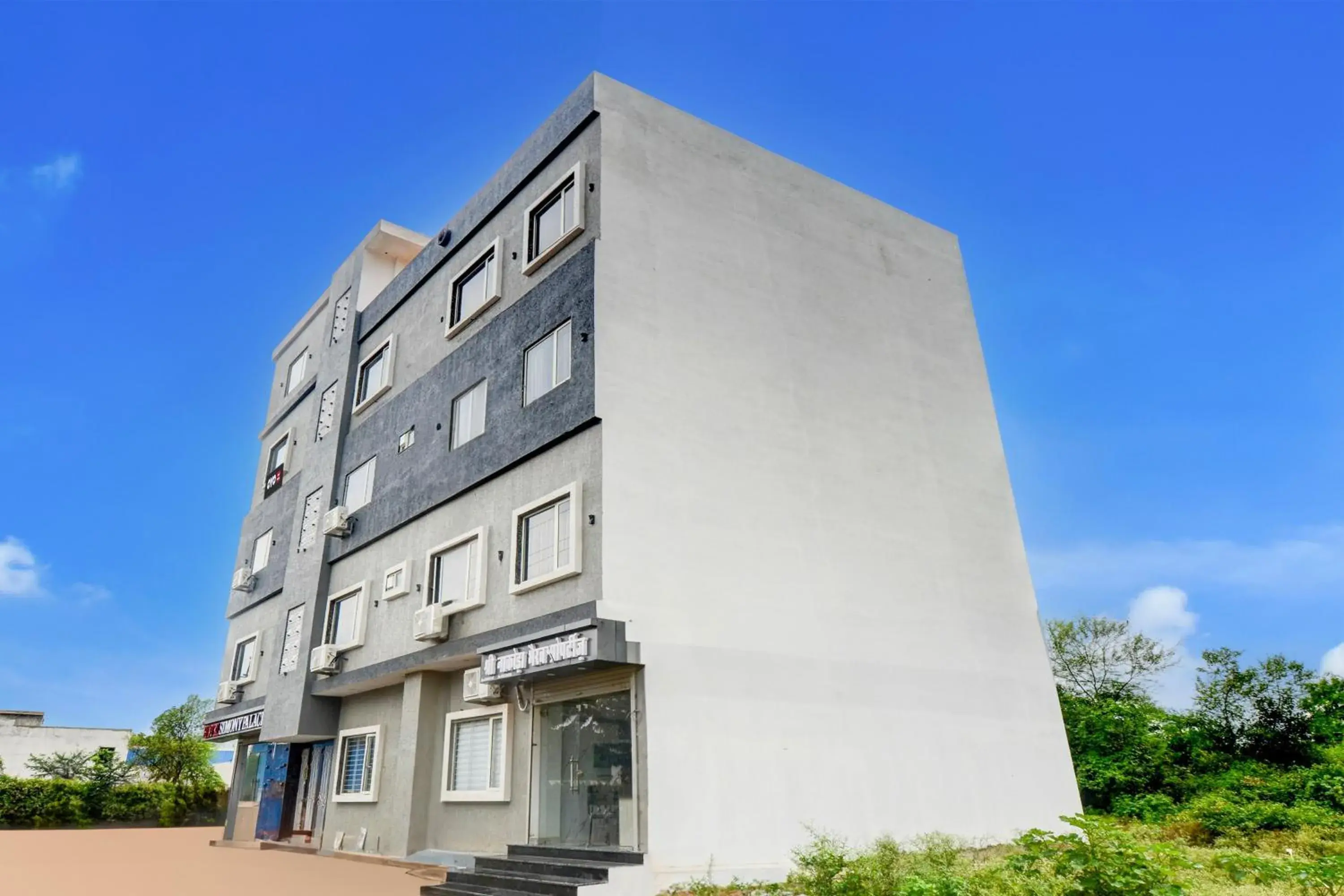Facade/entrance in Hotel O Simony Palace Facade/entrance in Hotel O Simony Palace