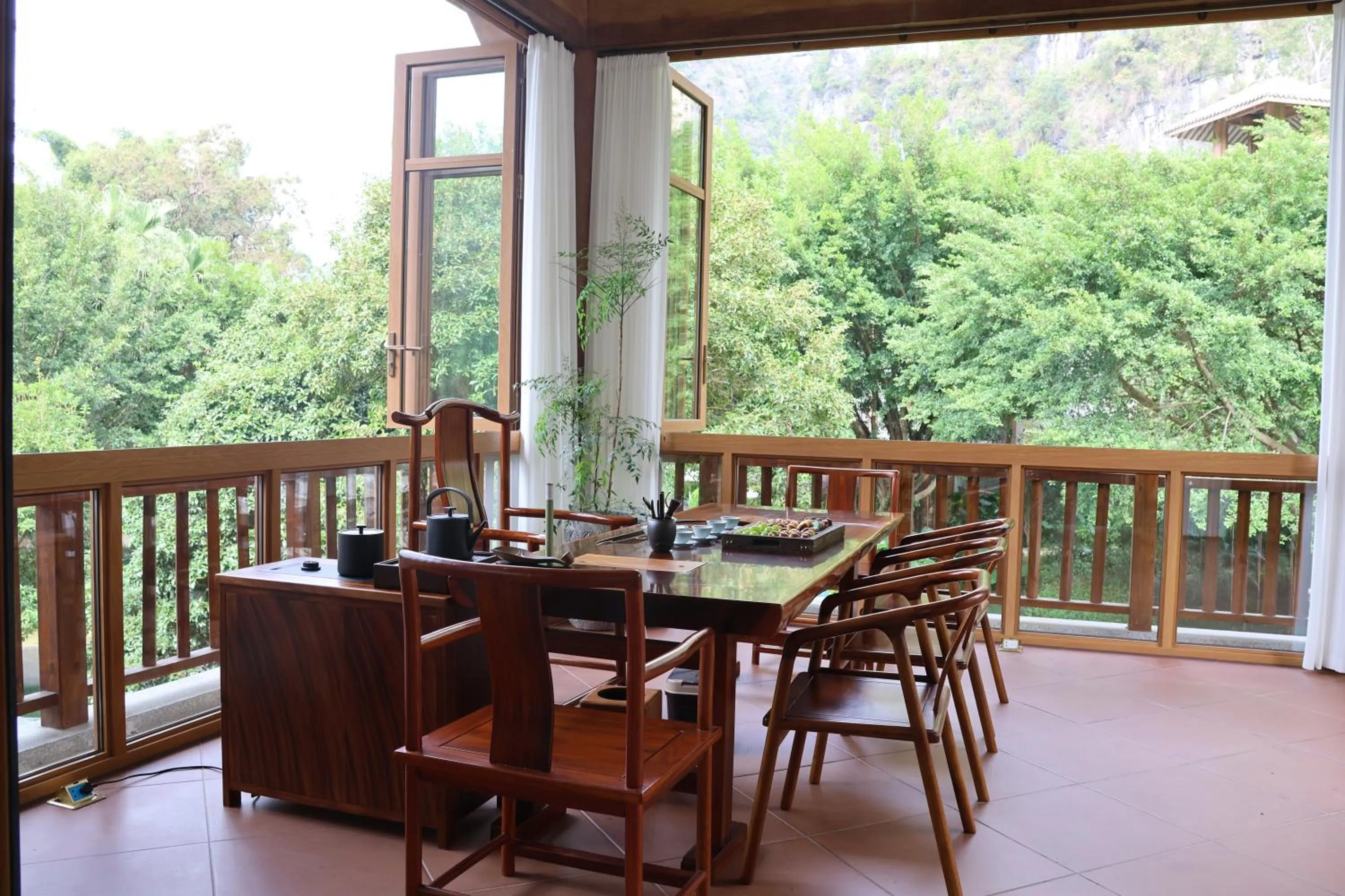 Seating area in Yangshuo Riverside Resorts Hotel