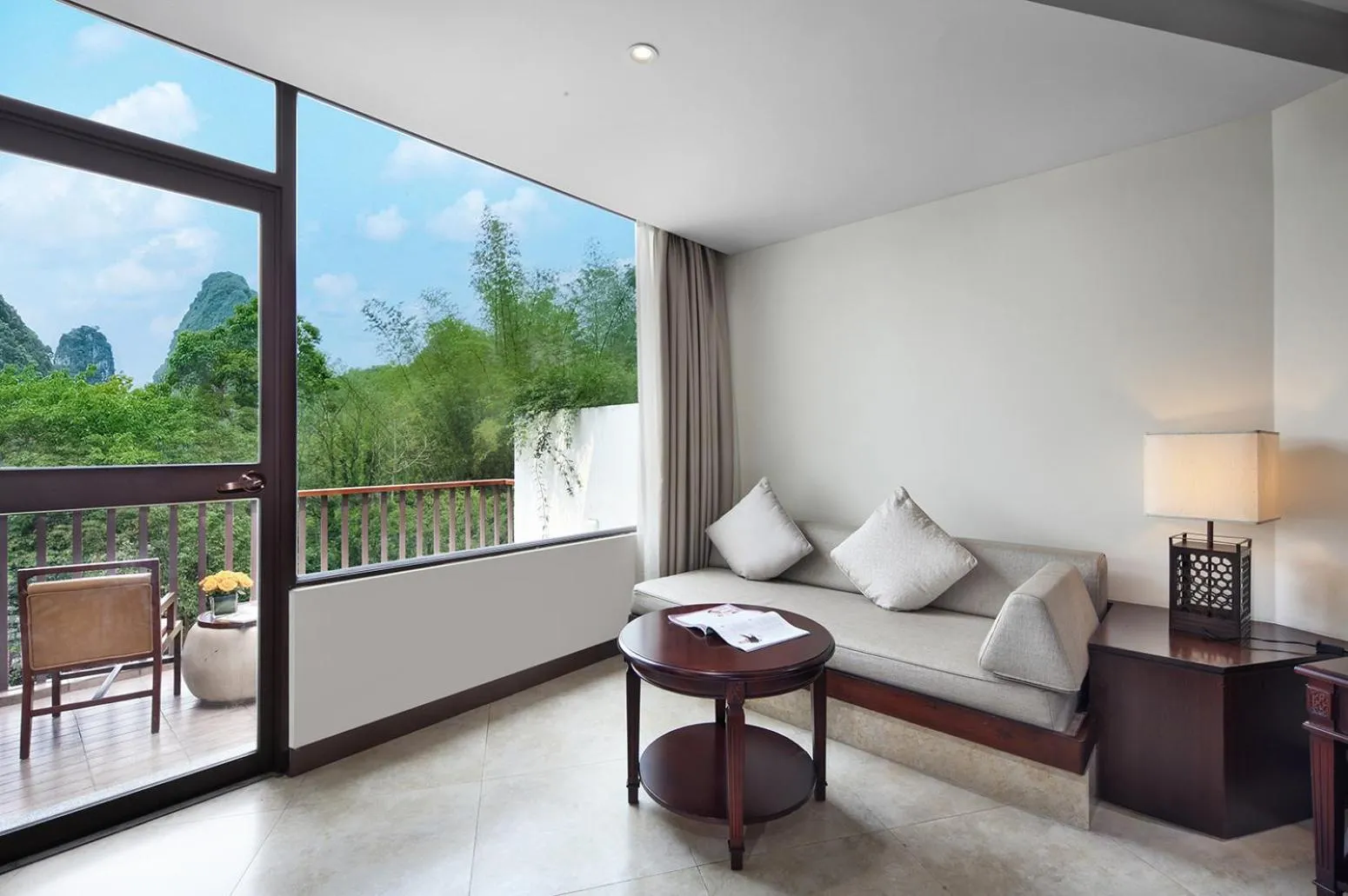 Seating area in Yangshuo Riverside Resorts Hotel