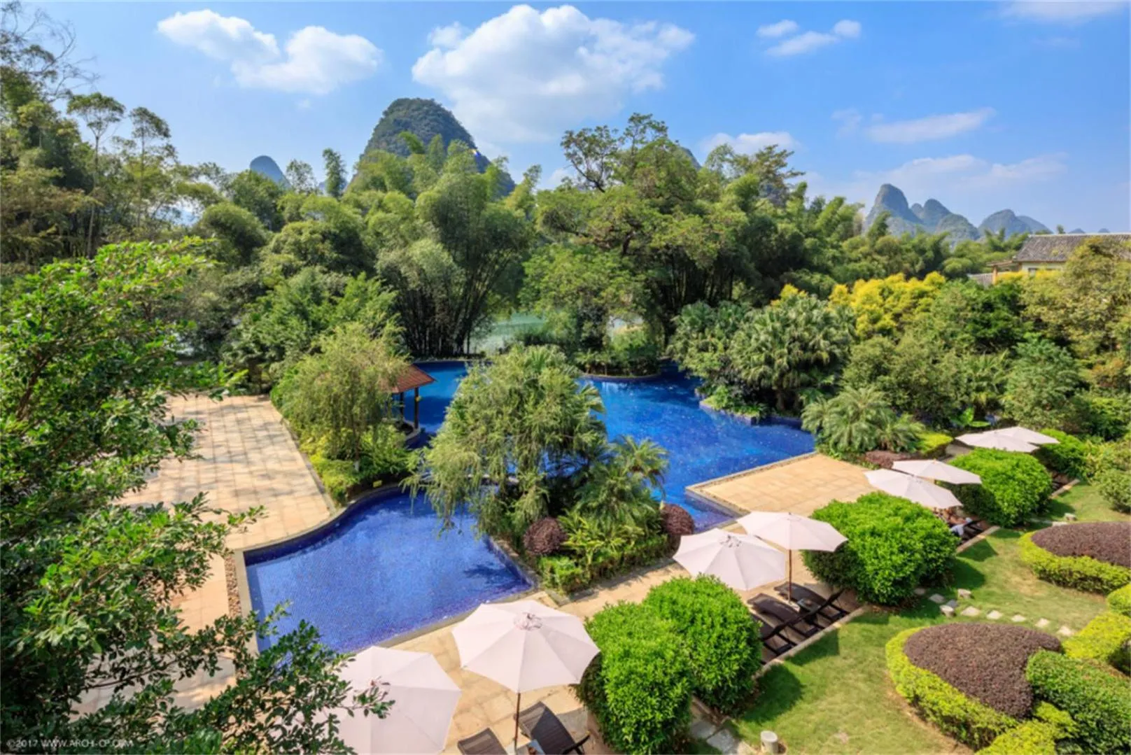 Swimming pool in Yangshuo Riverside Resorts Hotel