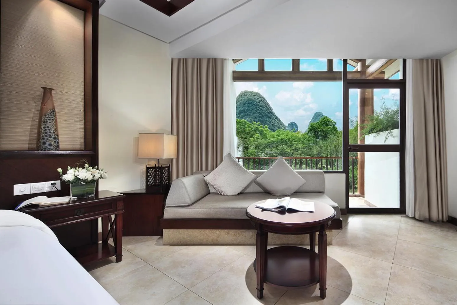 Seating area in Yangshuo Riverside Resorts Hotel