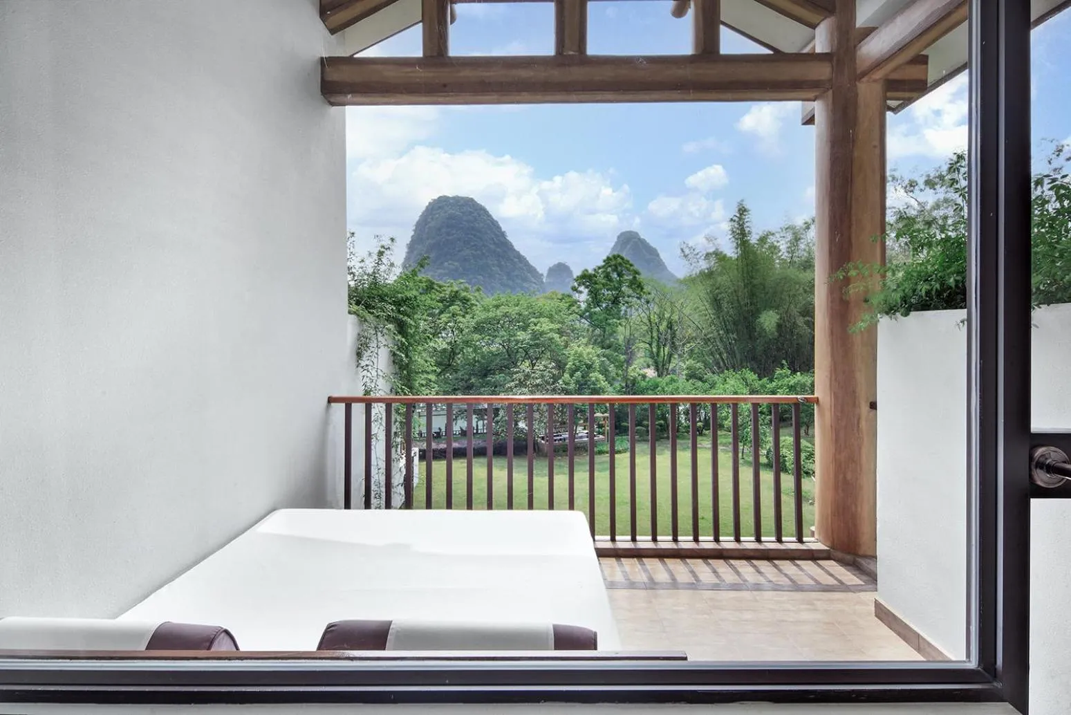 Balcony/Terrace in Yangshuo Riverside Resorts Hotel
