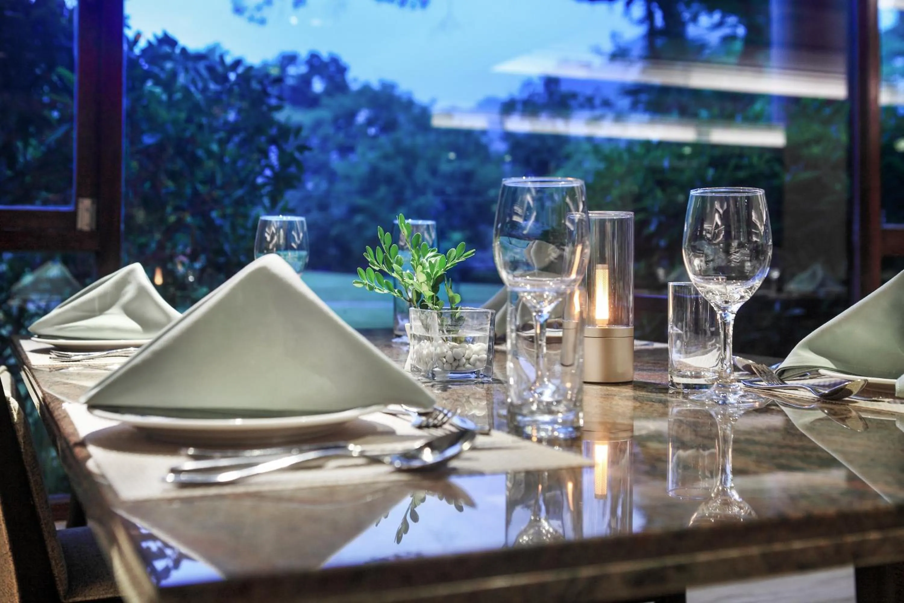 Restaurant/places to eat in Yangshuo Riverside Resorts Hotel