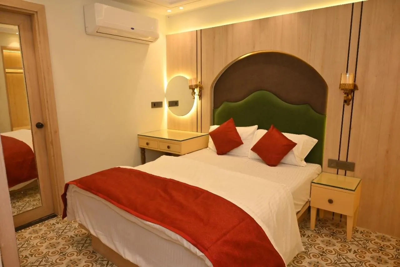 Hotel The Raghavas'