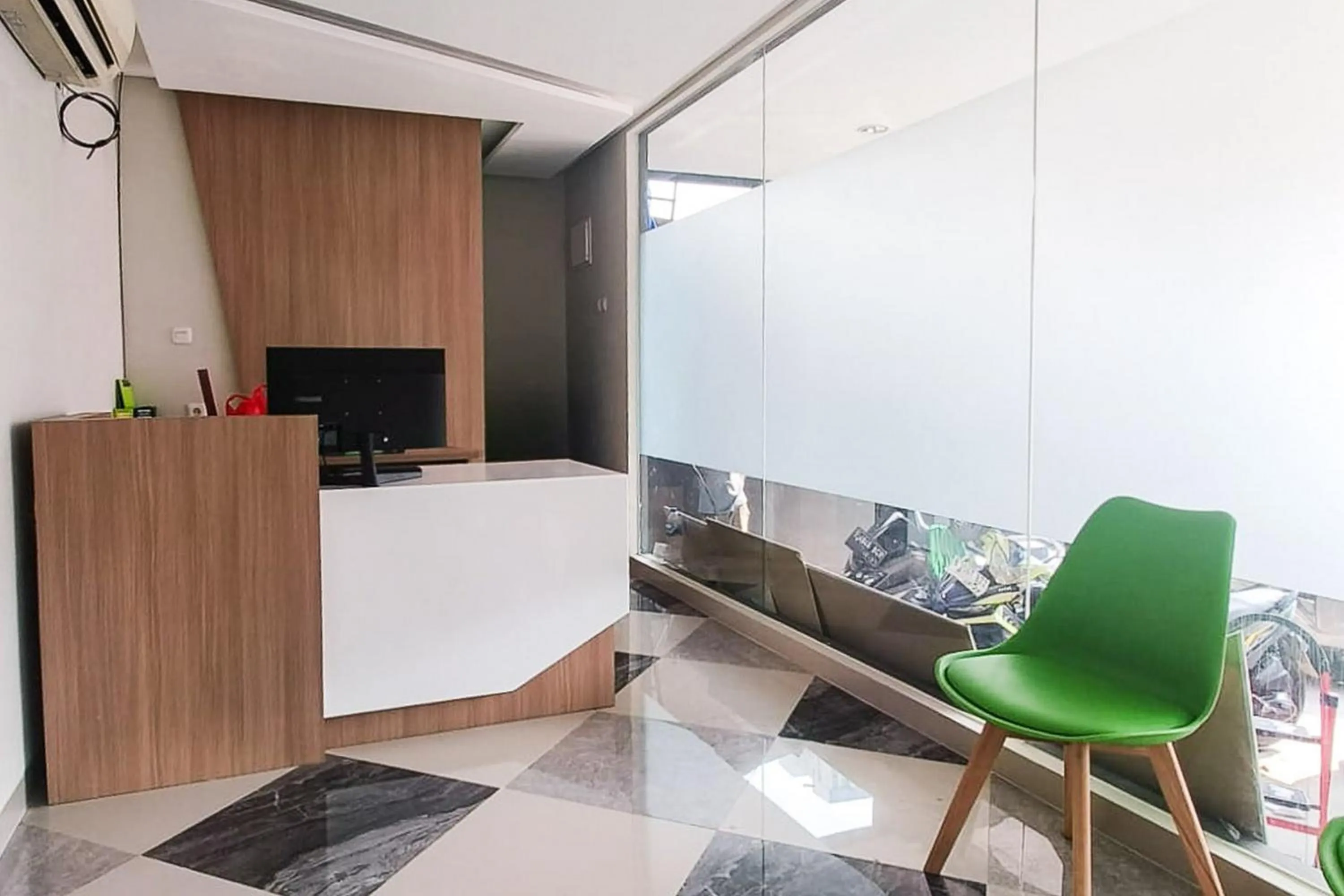 Lobby or reception in Urbanview Greenville Jakarta