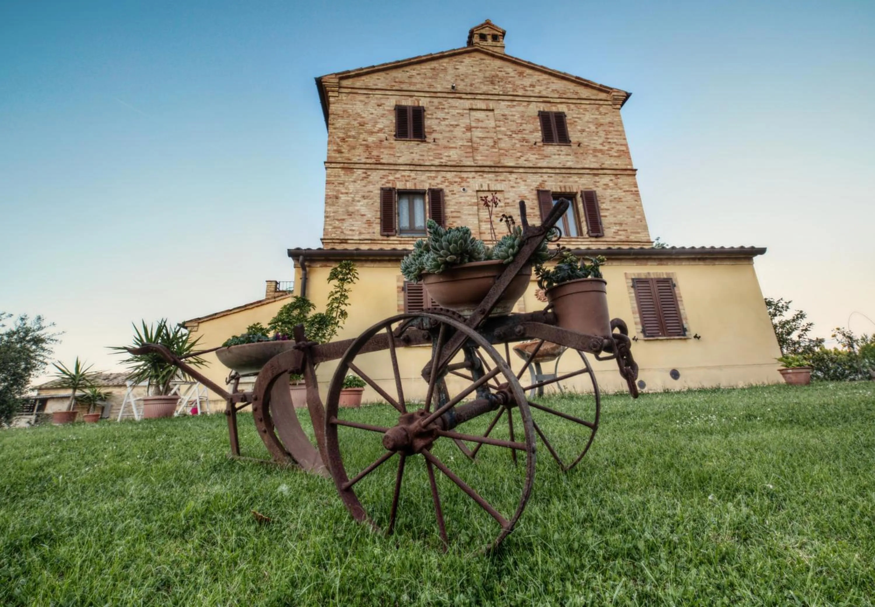 Property building in Affittacamere le Querce