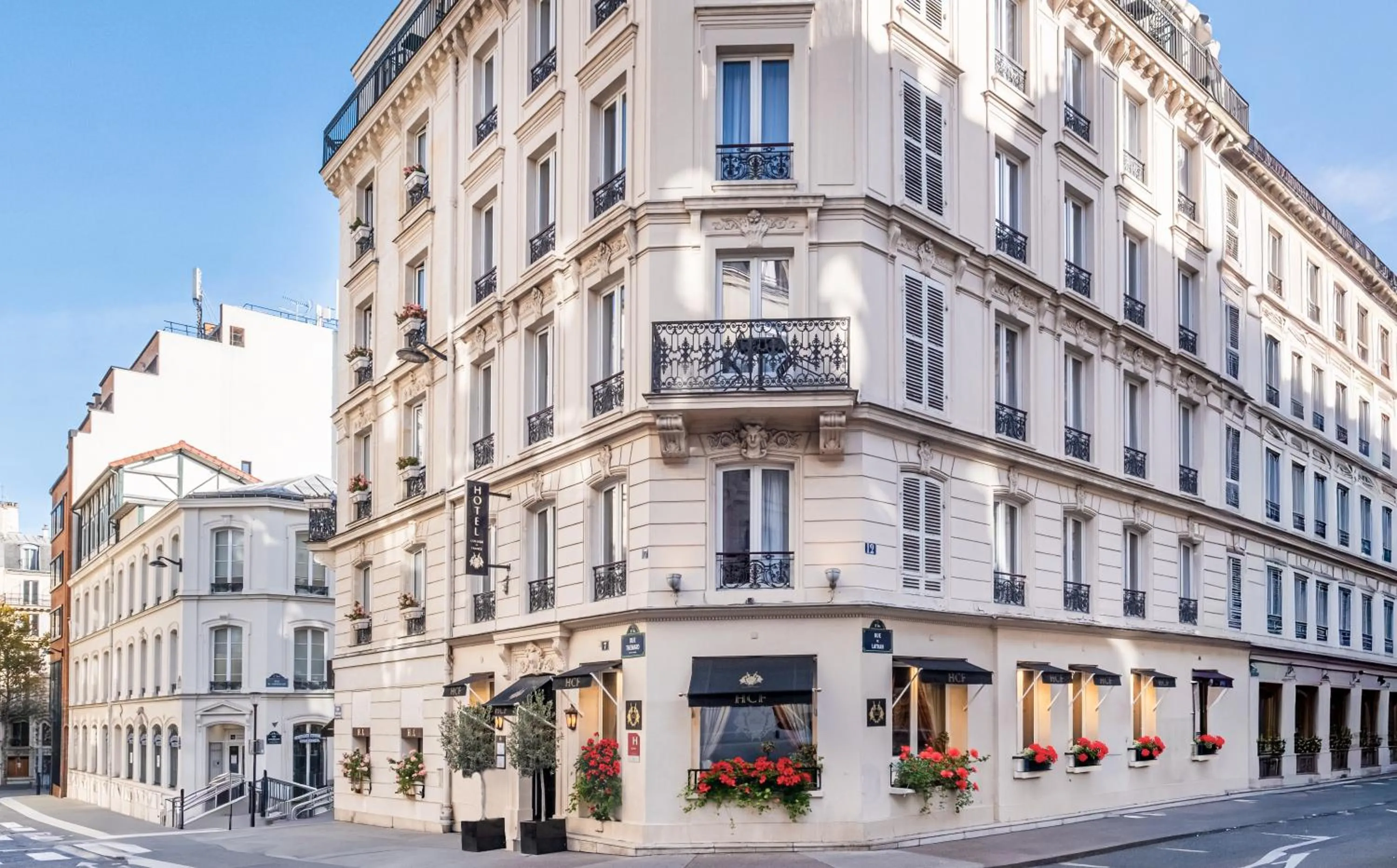 Facade/entrance in Hotel du College de France