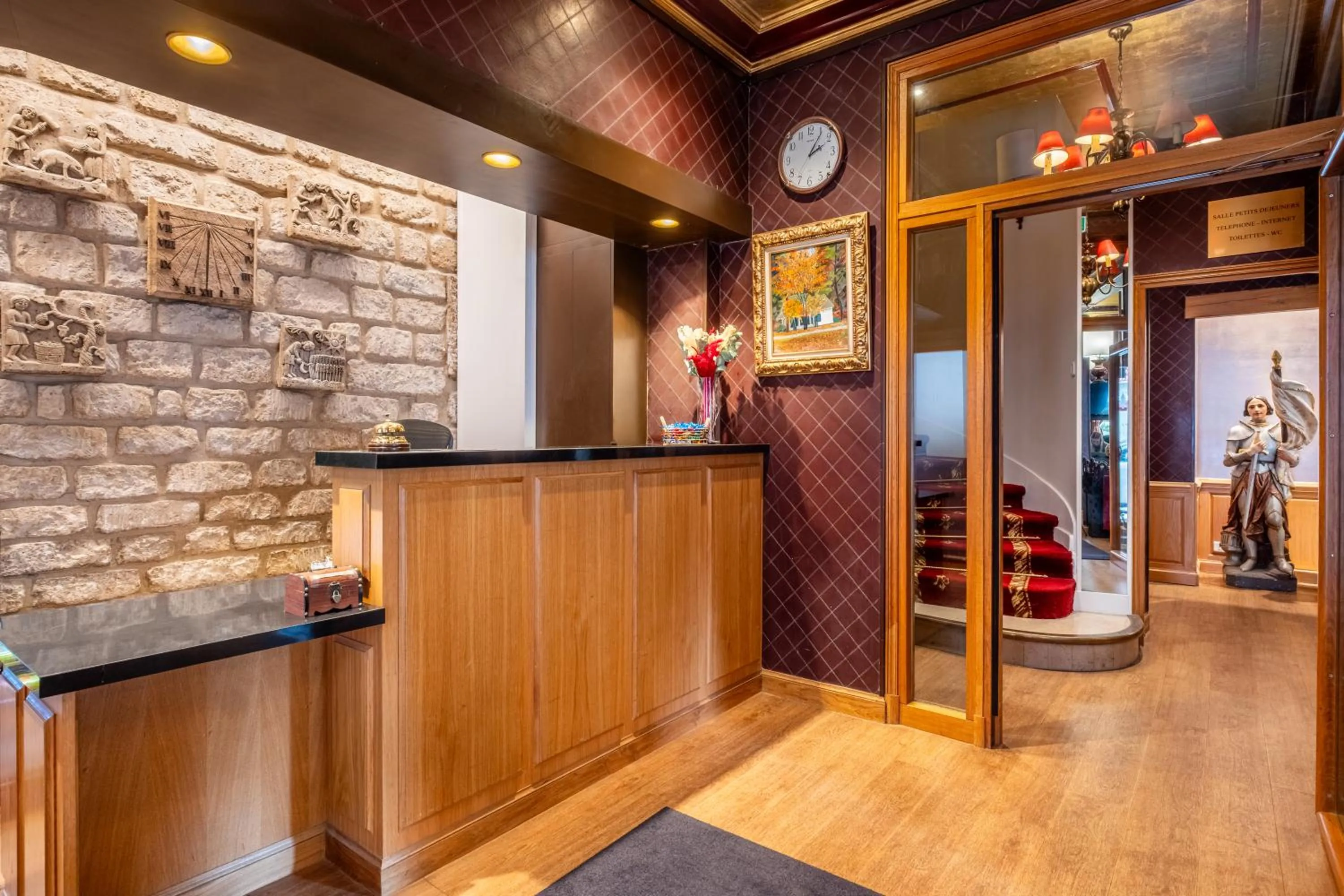 Toilet in Hotel du College de France