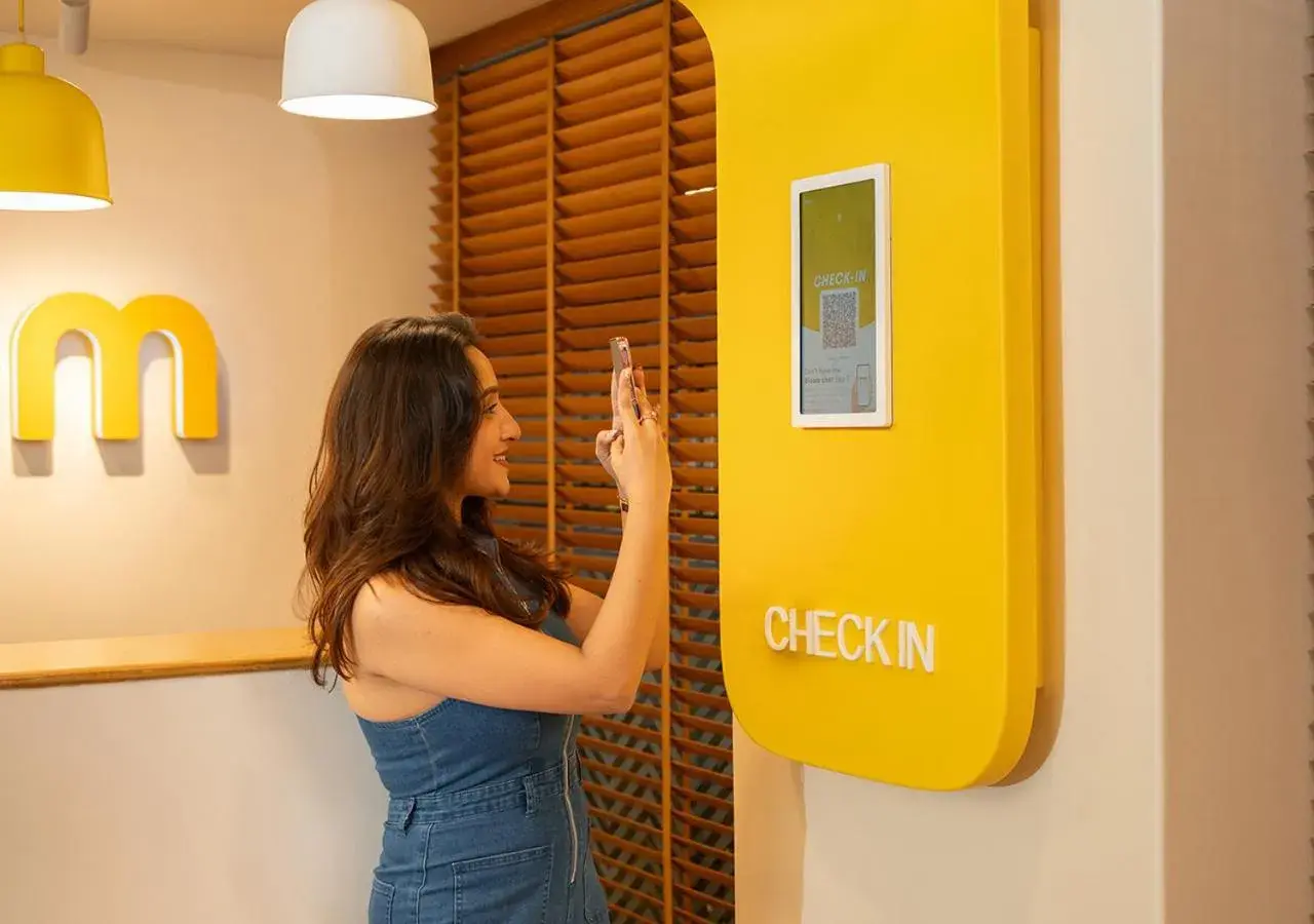 Bloom Hotel - SG Highway Bloom Hotel - SG Highway