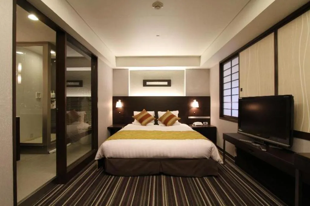 Bed in Akasaka Excel Hotel Tokyu