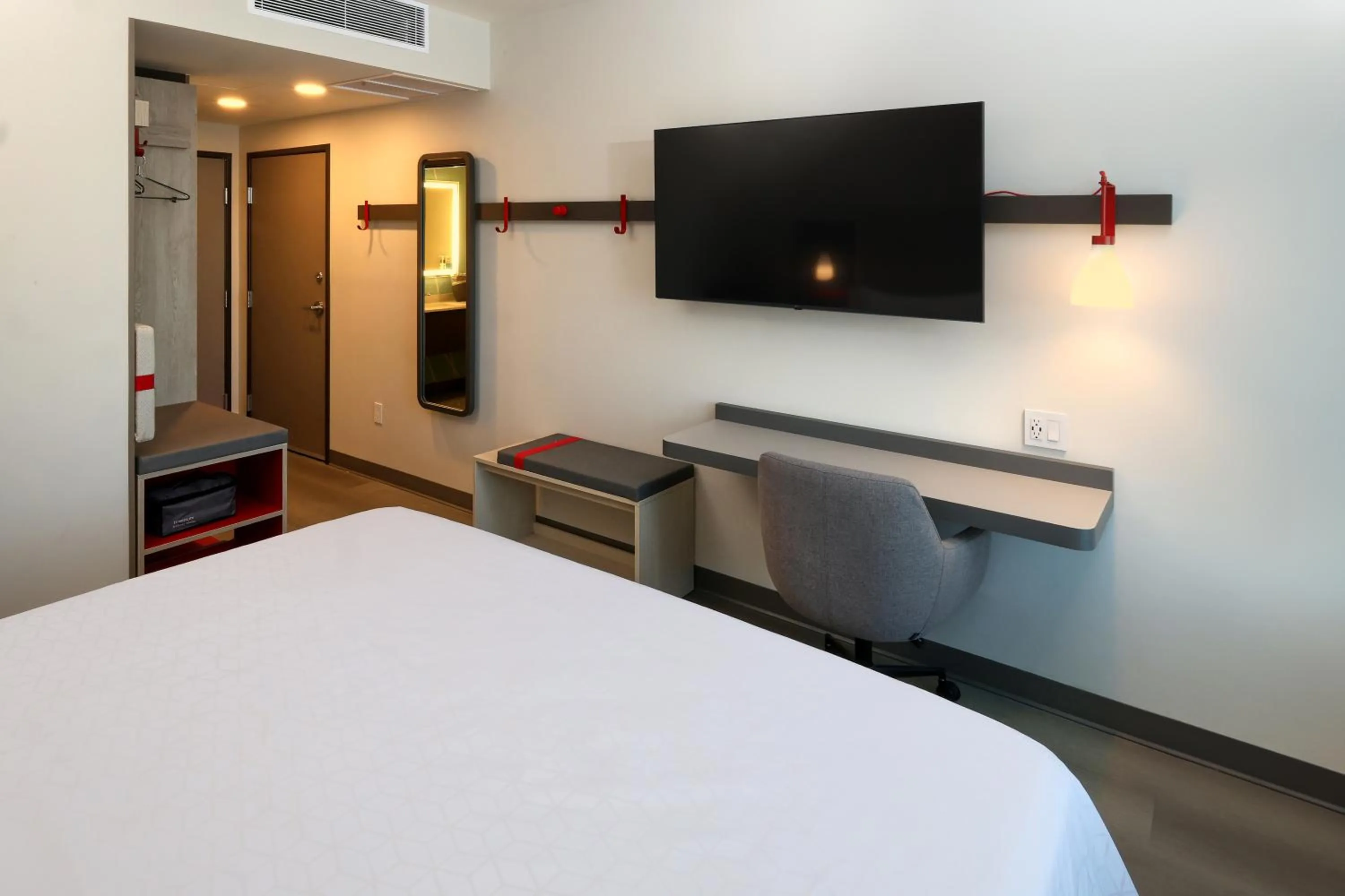 Photo of the whole room, Bed in avid hotel Guadalajara Aeropuerto Norte