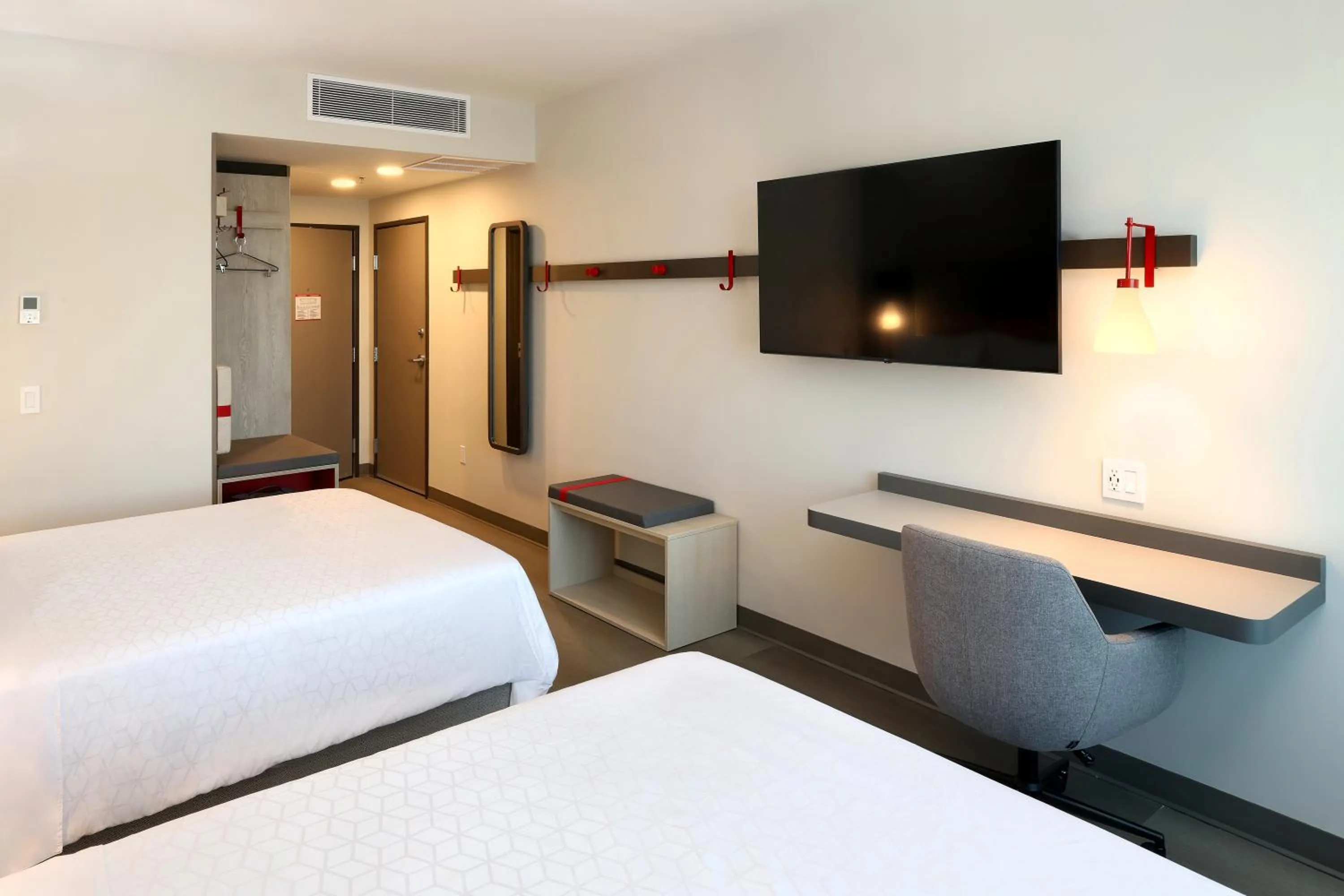 Photo of the whole room, Bed in avid hotel Guadalajara Aeropuerto Norte