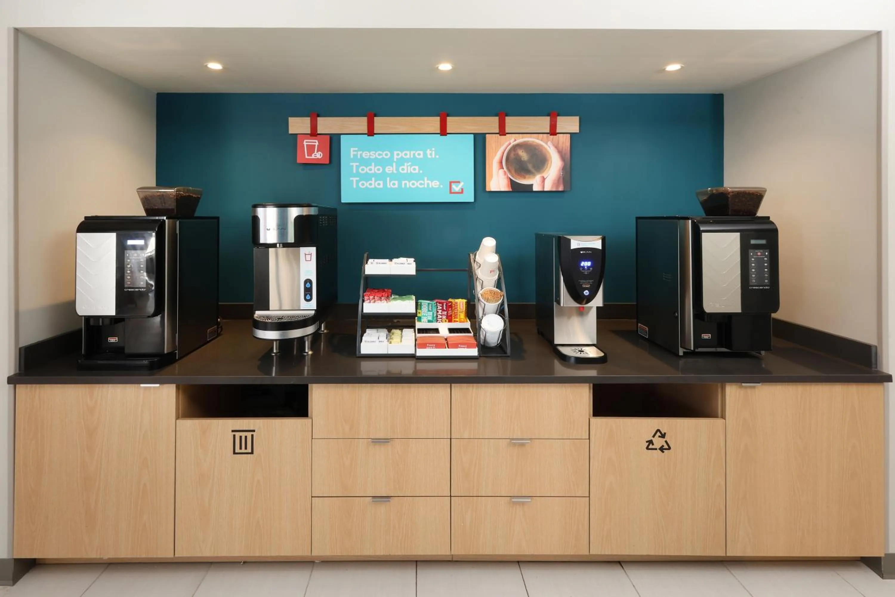 Coffee/tea facilities in avid hotel Guadalajara Aeropuerto Norte