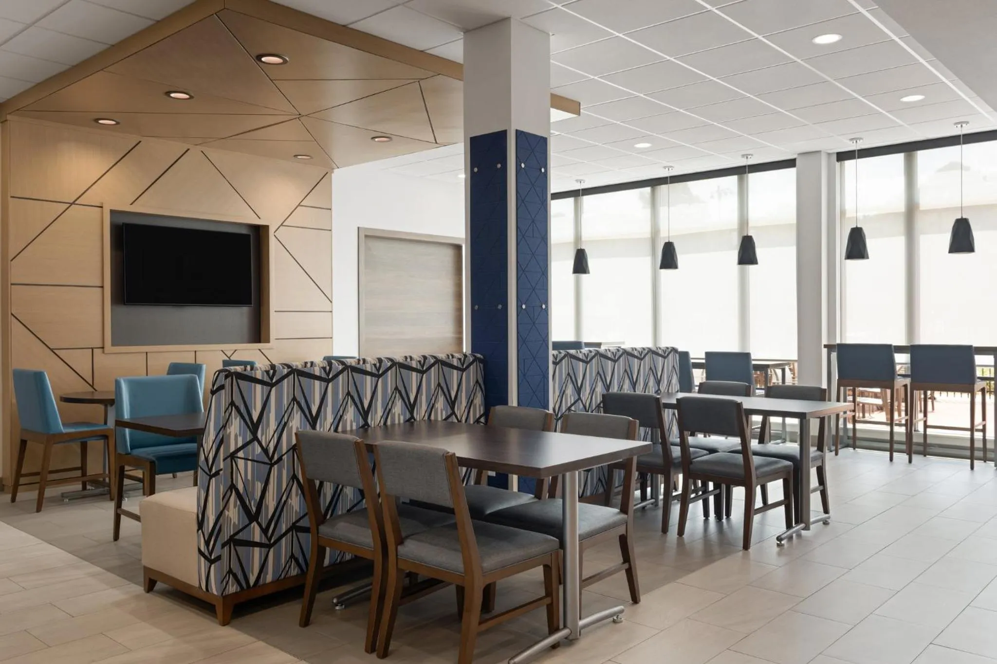 Breakfast in Holiday Inn Express & Suites Meridian I-20 by IHG