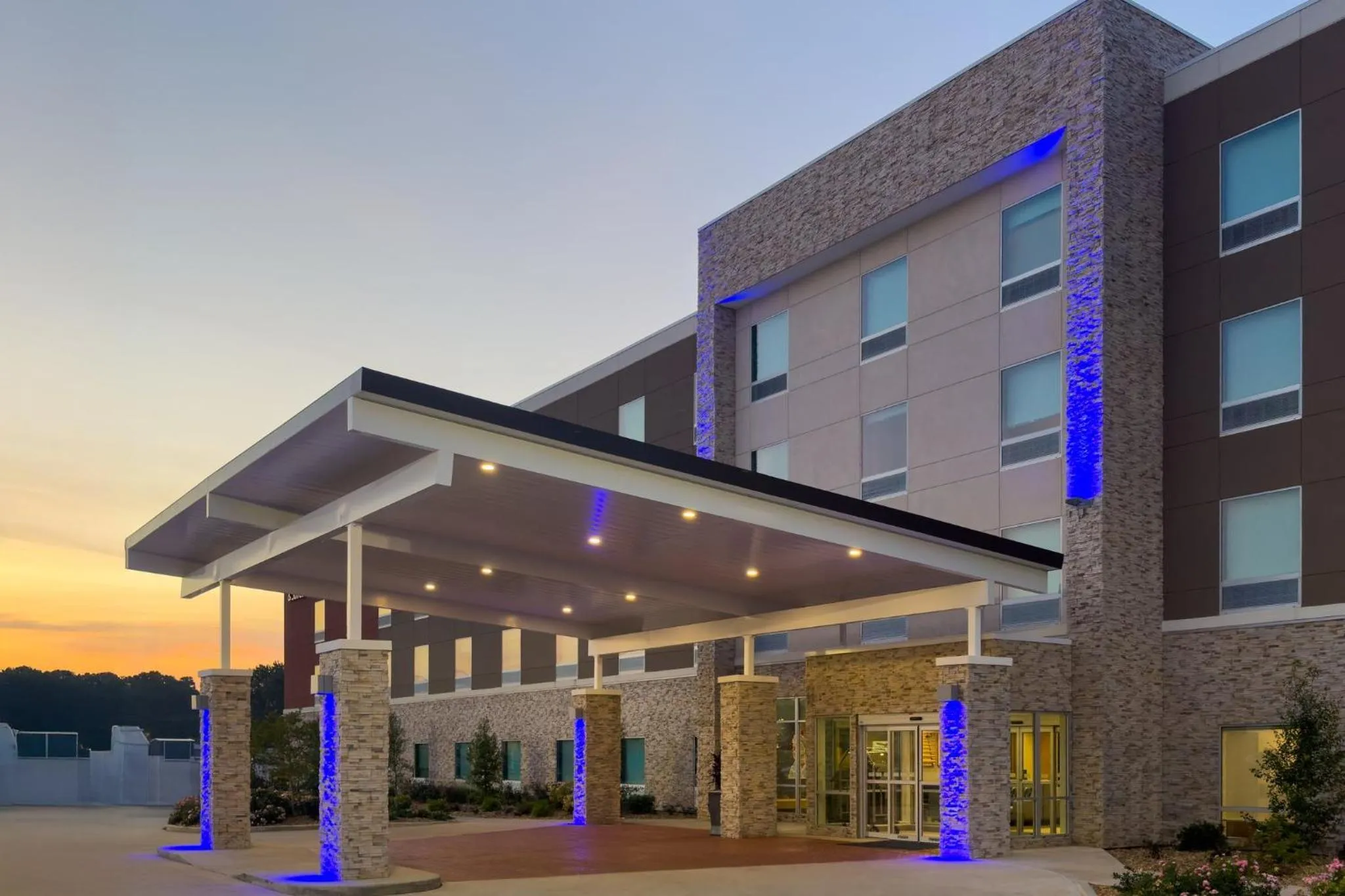 Property building in Holiday Inn Express & Suites Meridian I-20 by IHG