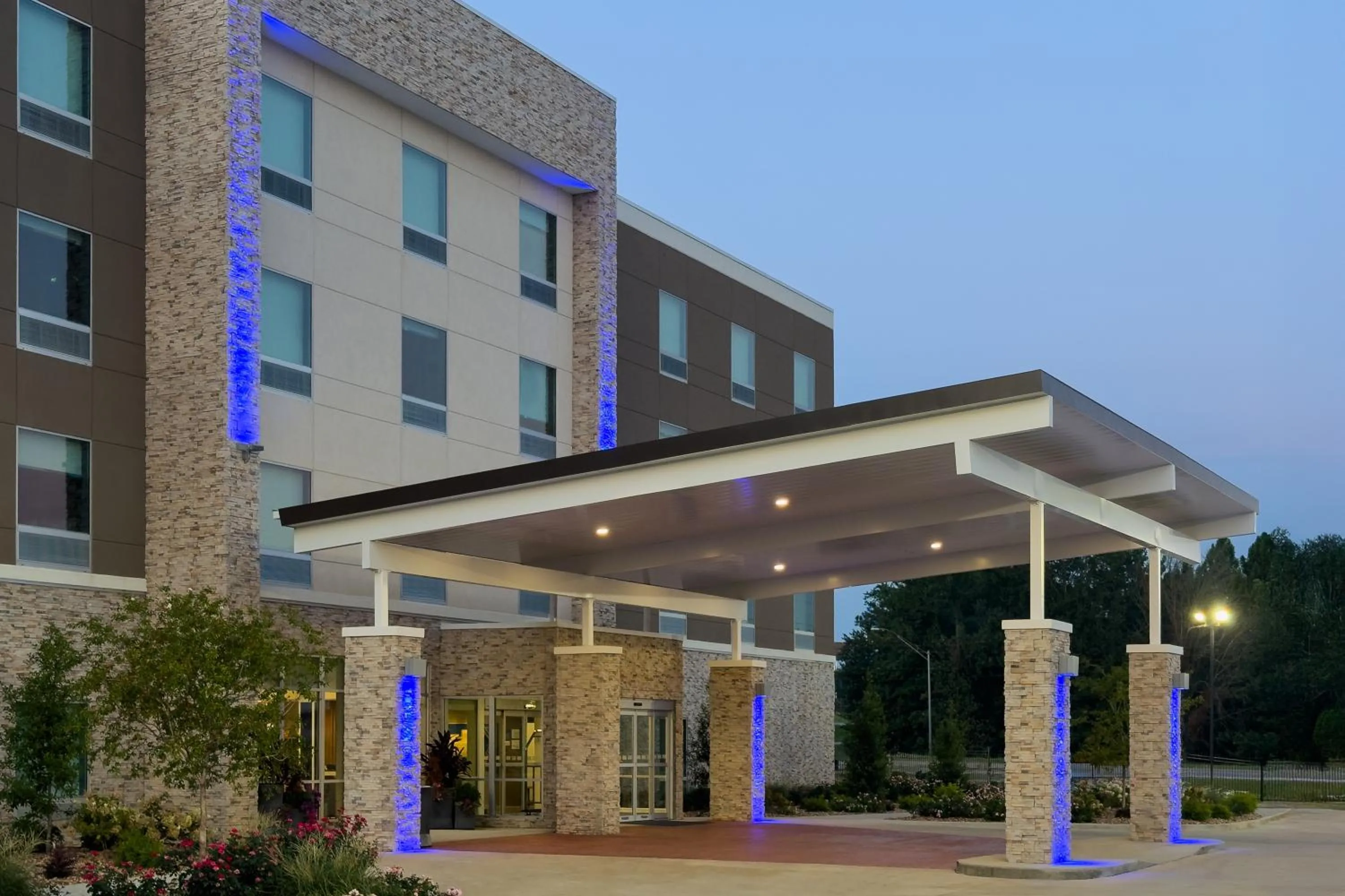 Property building in Holiday Inn Express & Suites Meridian I-20 by IHG