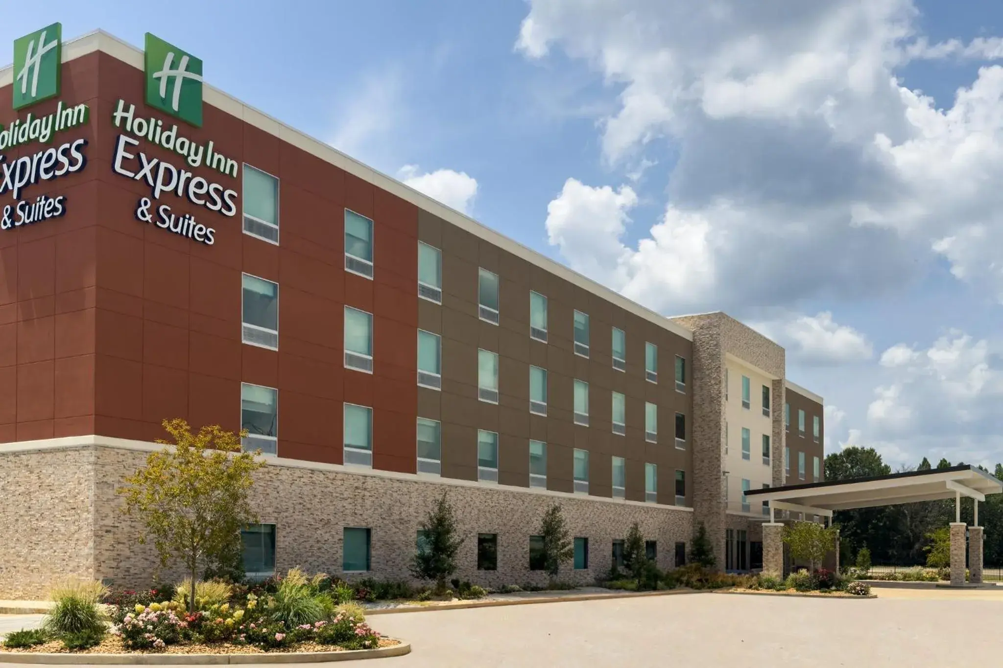 Property building in Holiday Inn Express & Suites Meridian I-20 by IHG Property building in Holiday Inn Express & Suites Meridian I-20 by IHG