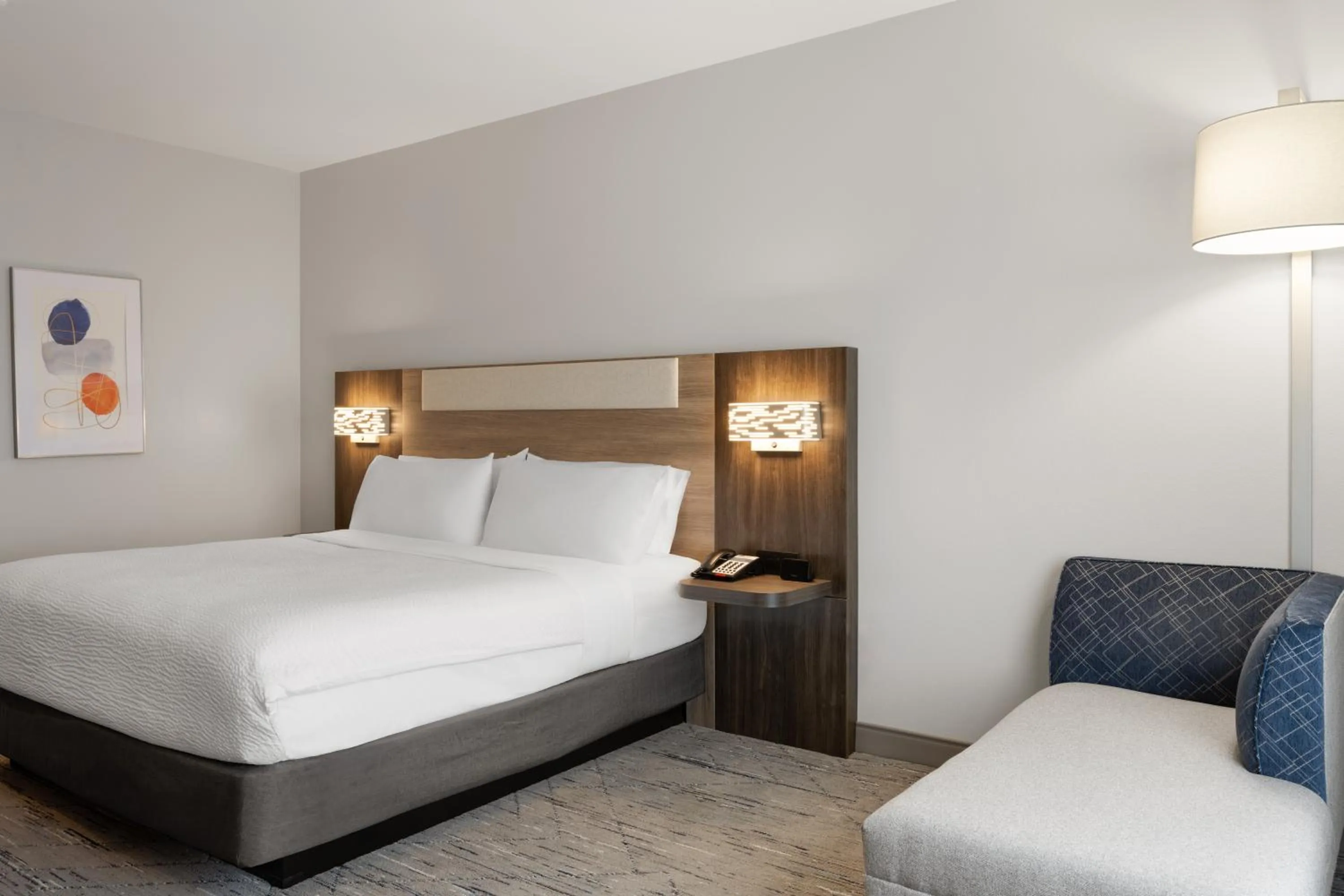 Bed in Holiday Inn Express & Suites Meridian I-20 by IHG