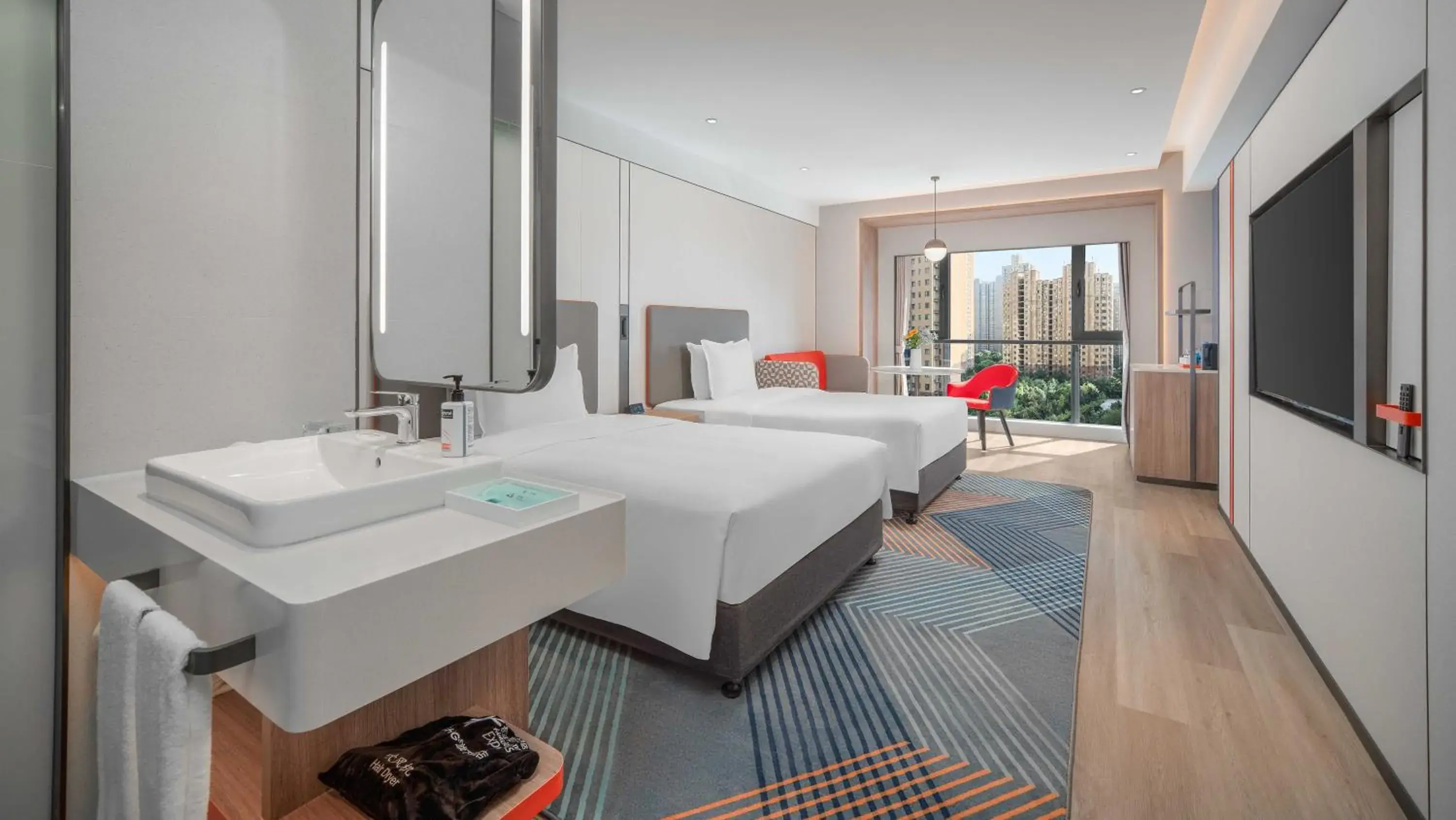 Bed in Holiday Inn Express Xi'an Fengdong by IHG Bed in Holiday Inn Express Xi'an Fengdong by IHG