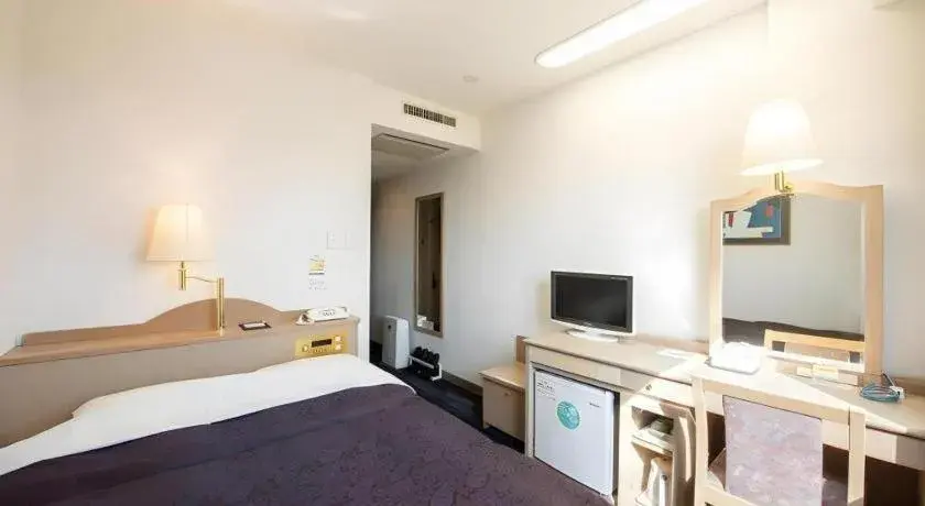 Bed in Albert Hotel Bed in Albert Hotel